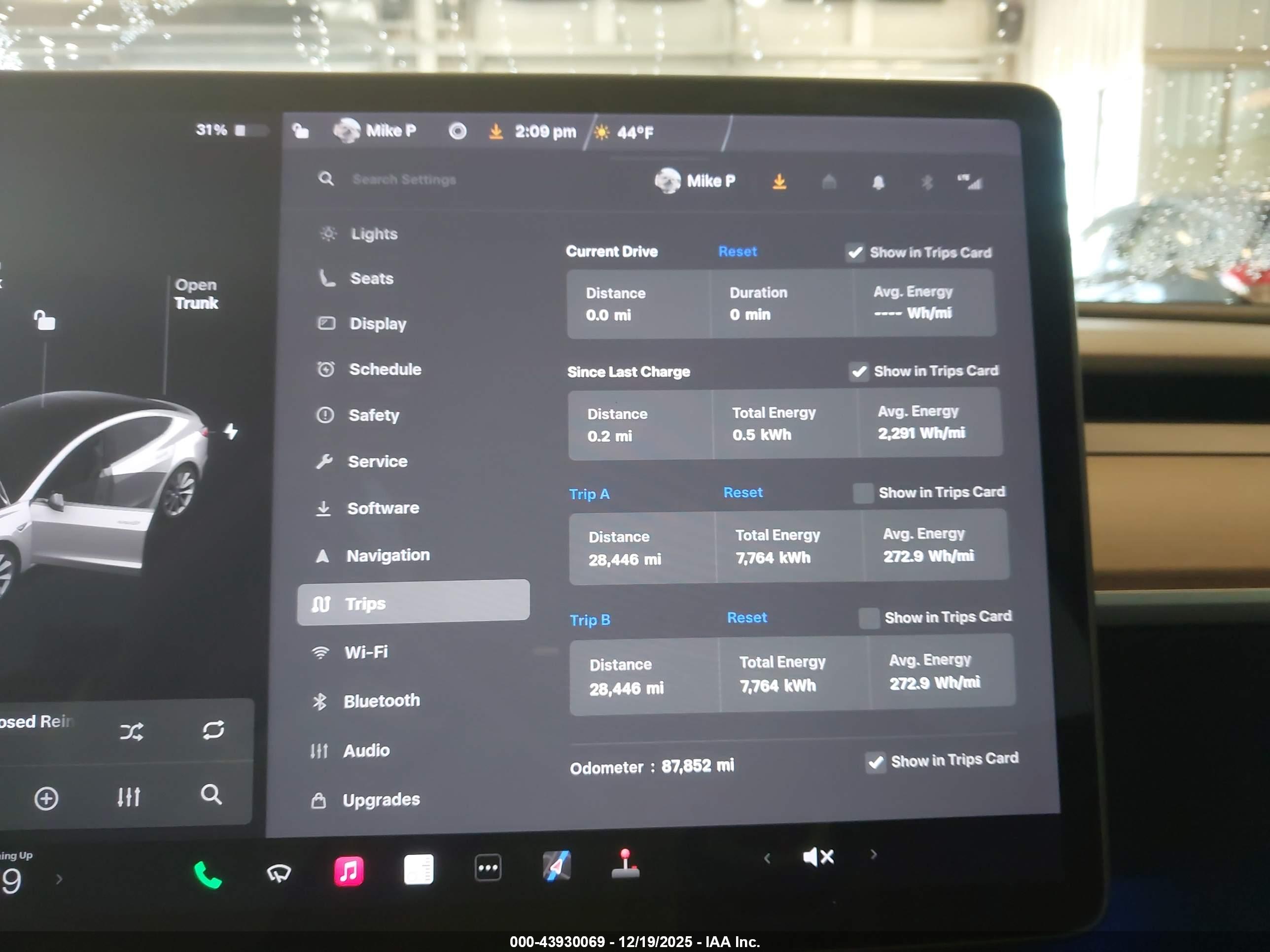 TESLA MODEL image 7