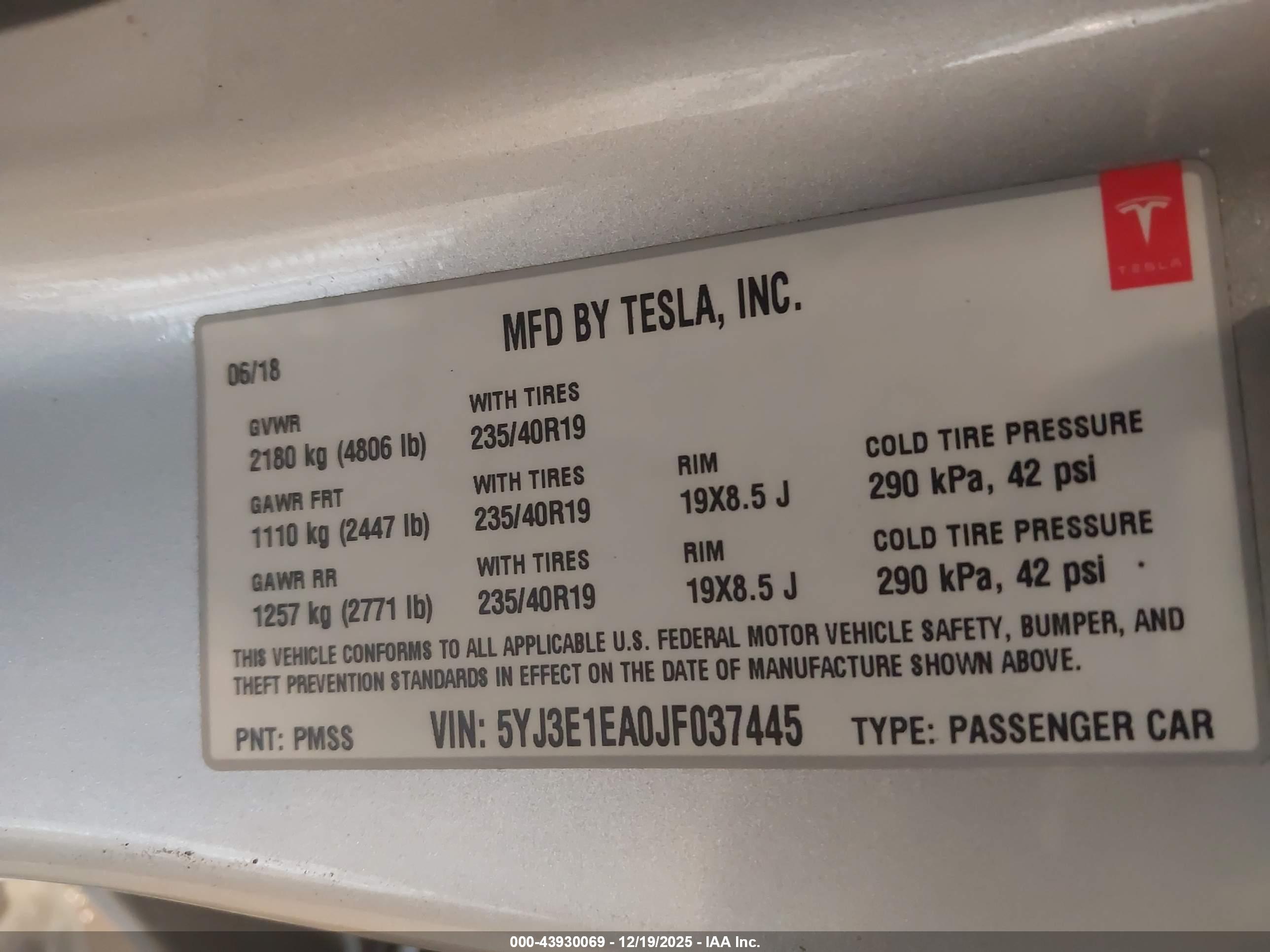 TESLA MODEL image 9