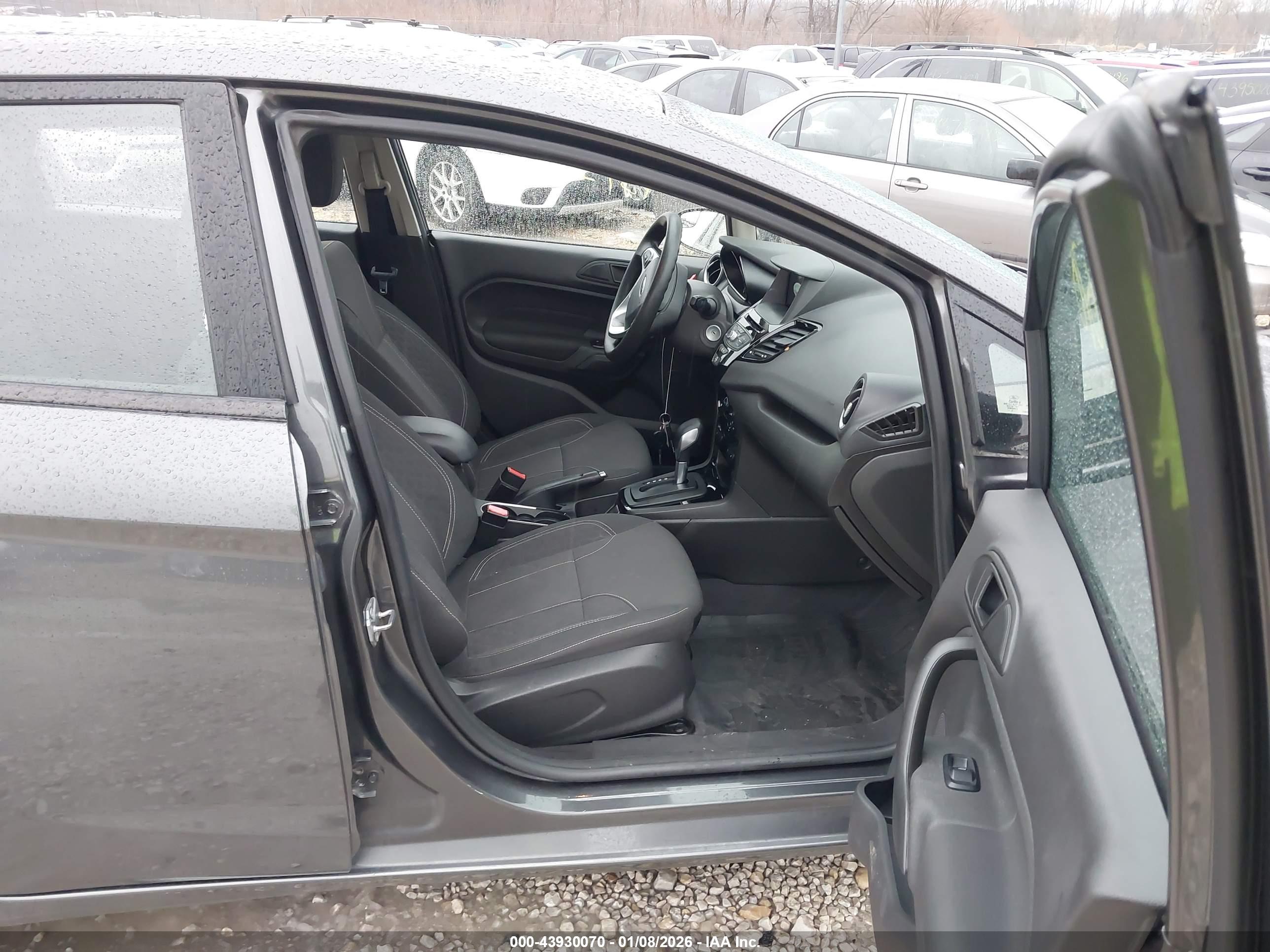 FORD FIESTA image 5
