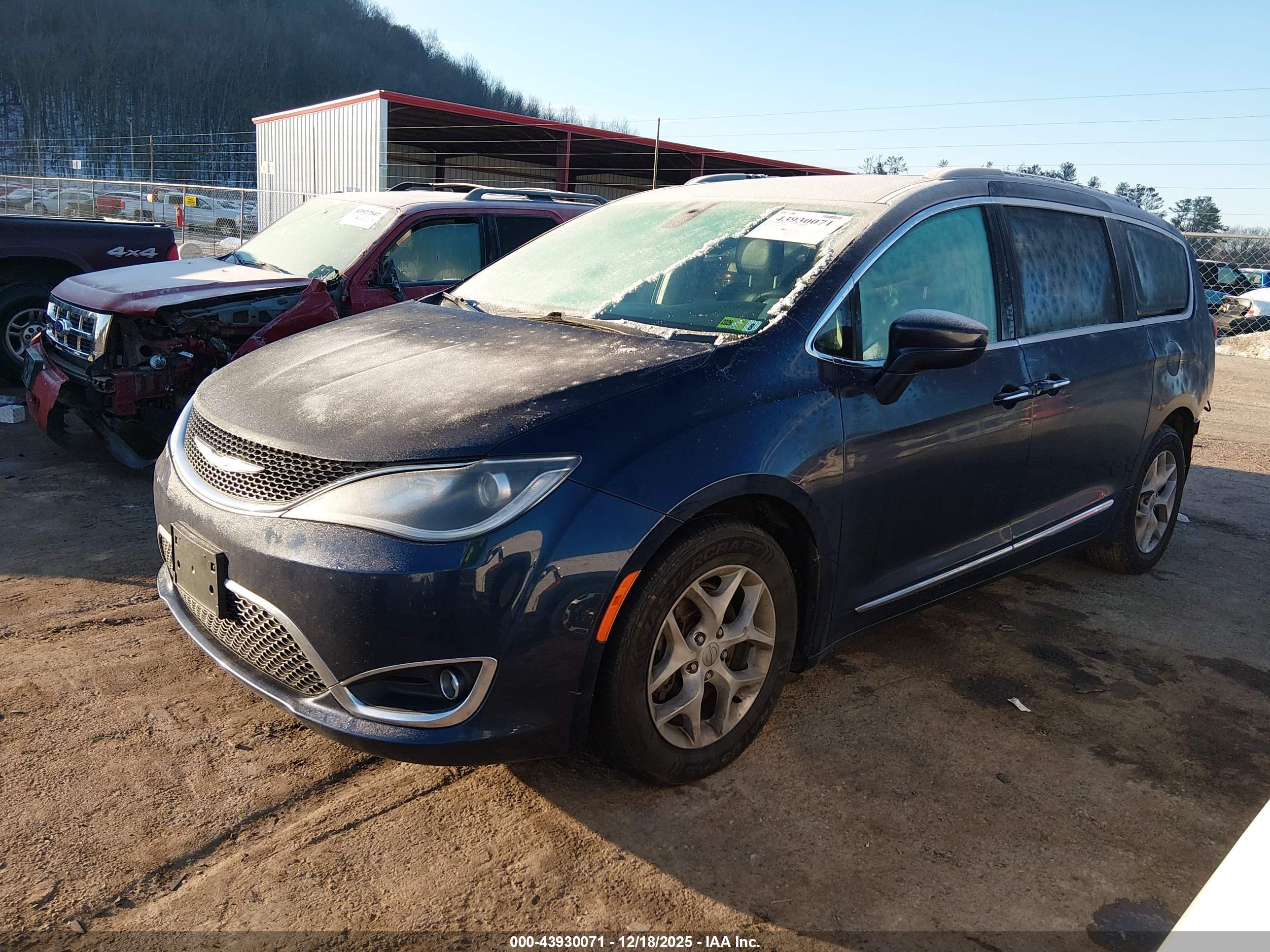 CHRYSLER PACIFICA image 2
