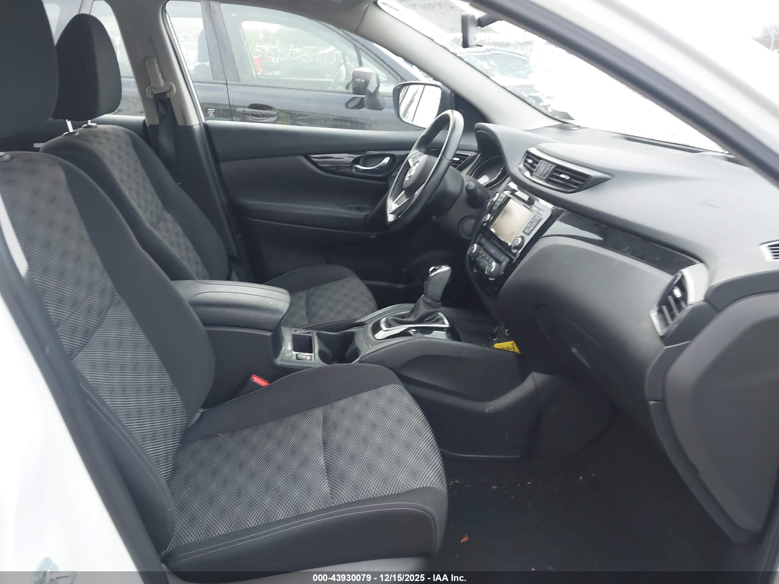 NISSAN ROGUE image 5