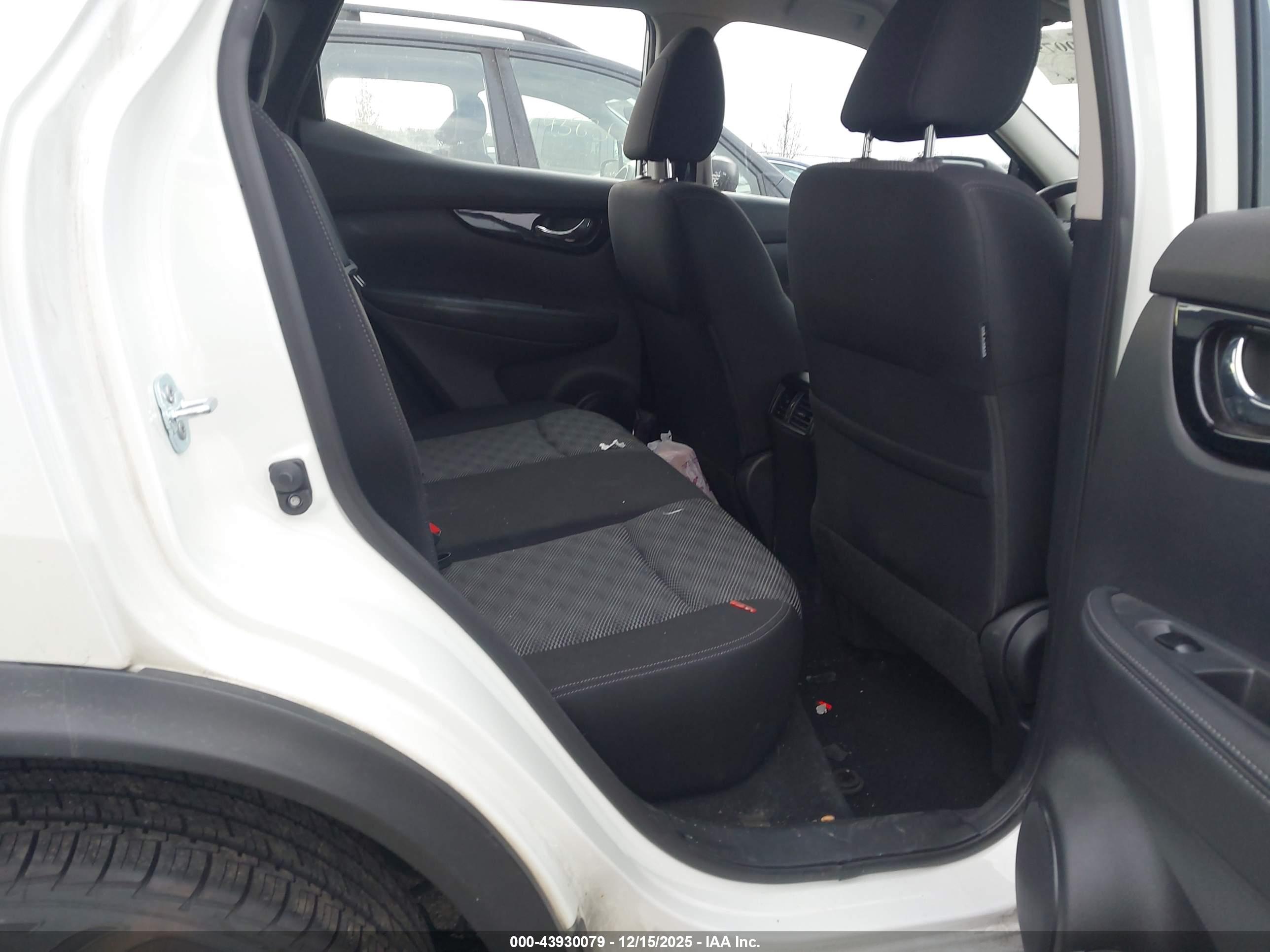 NISSAN ROGUE image 8