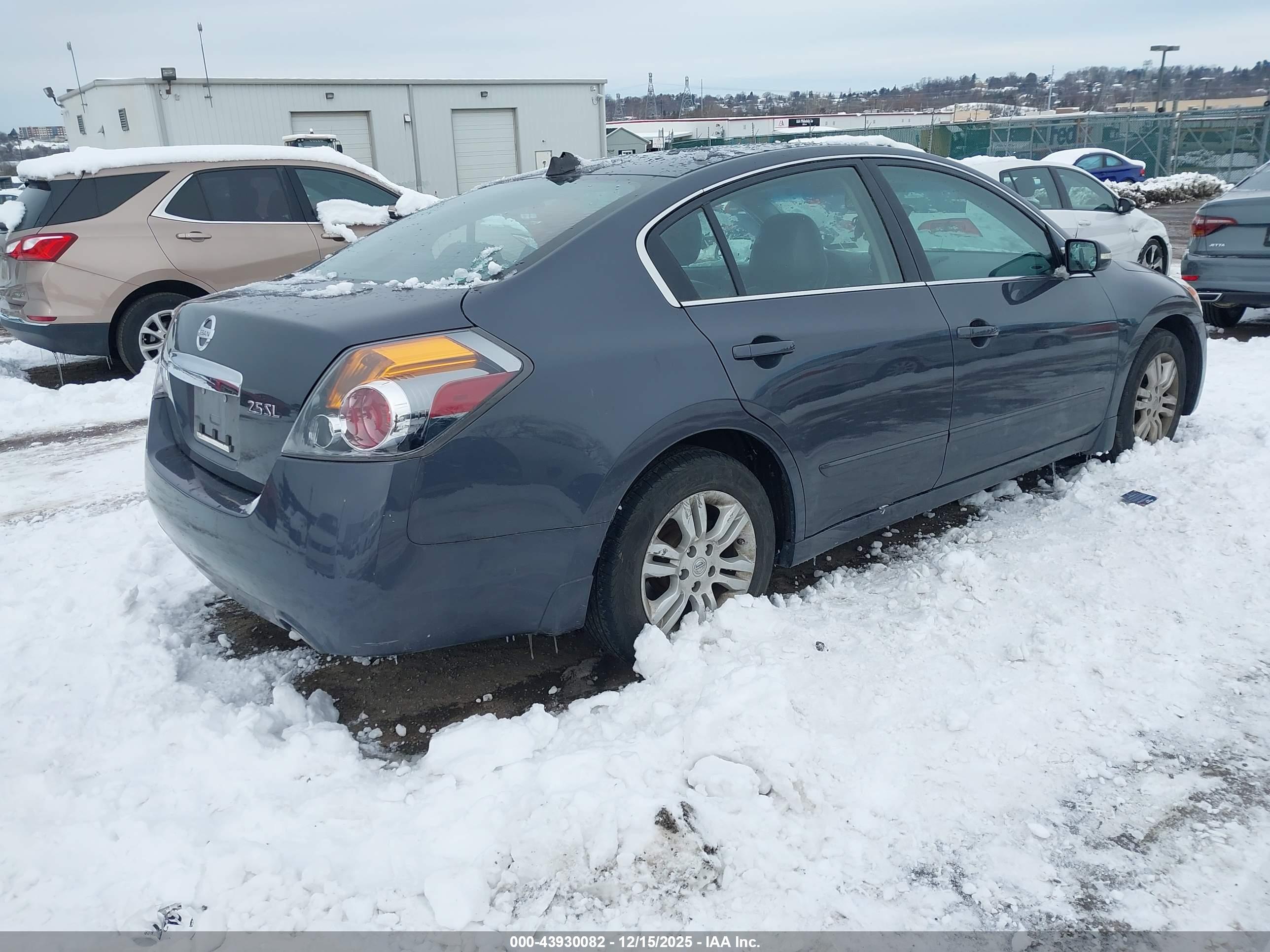 NISSAN ALTIMA image 4