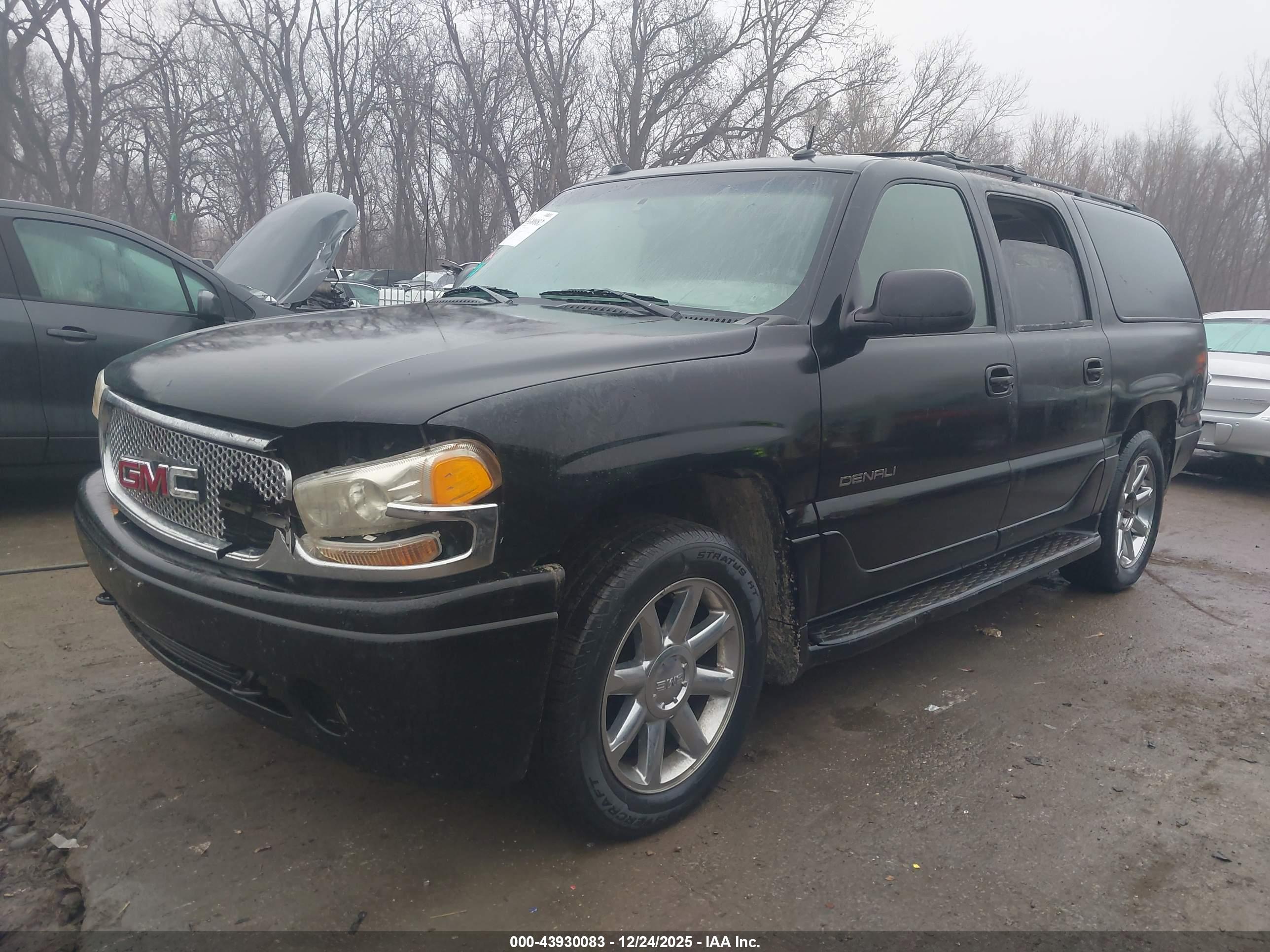 GMC YUKON image 2