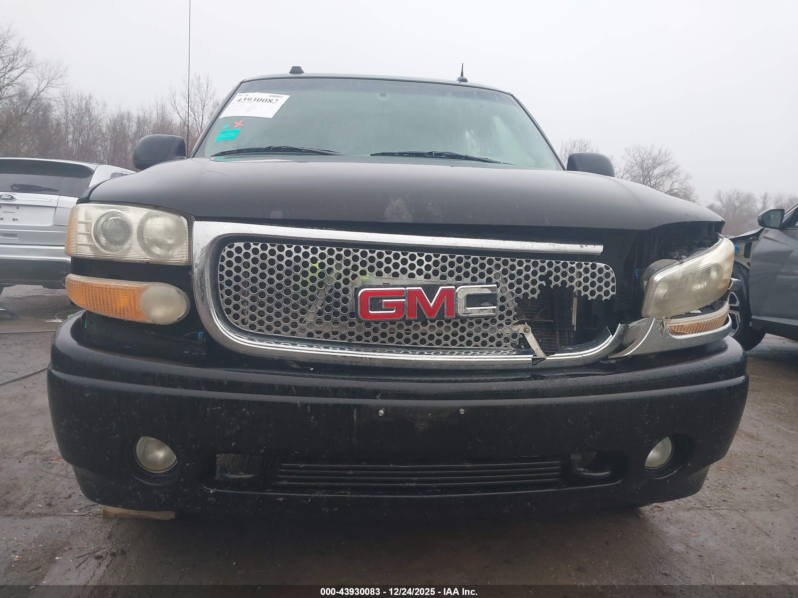 GMC YUKON image 6