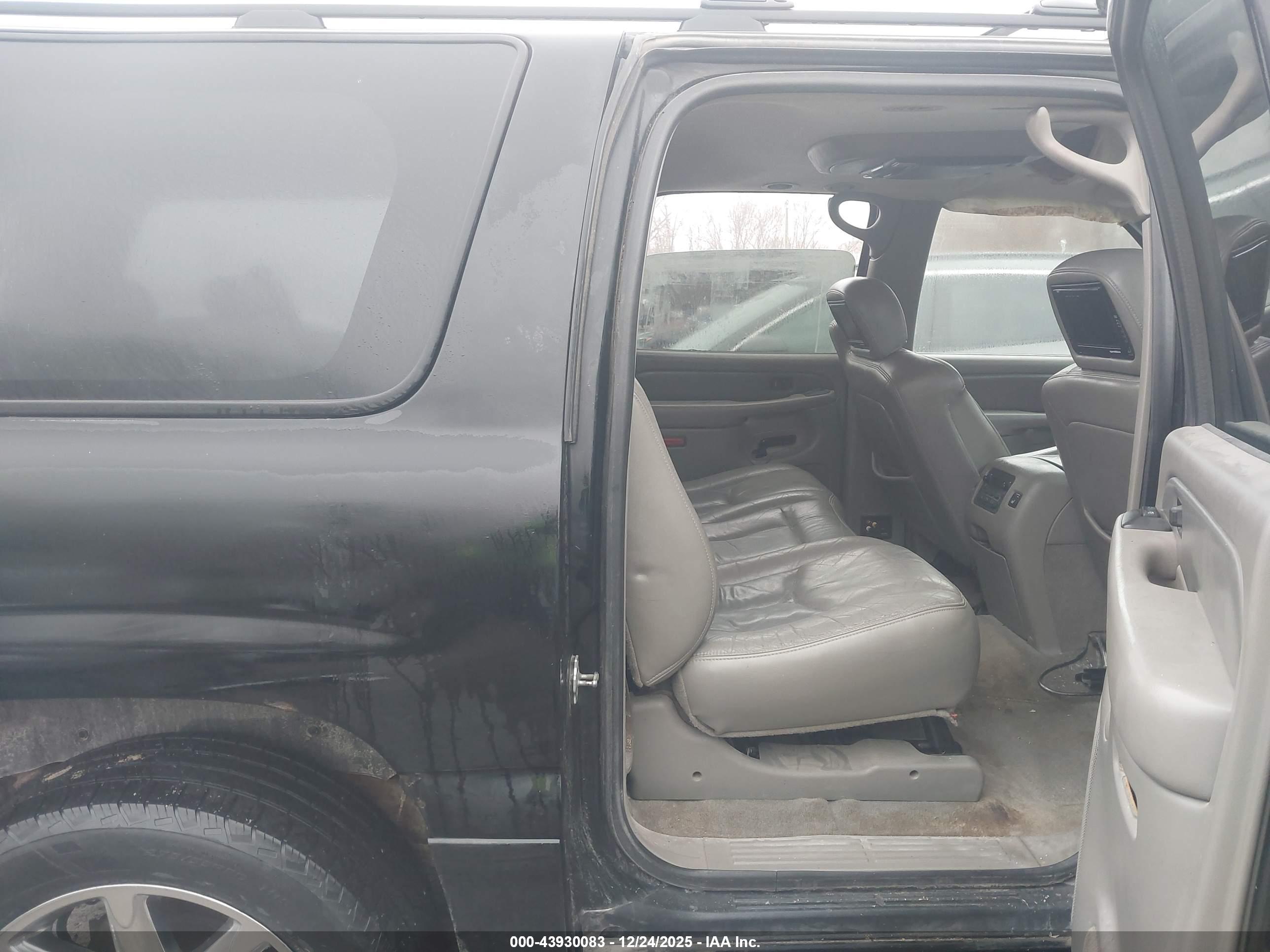 GMC YUKON image 8