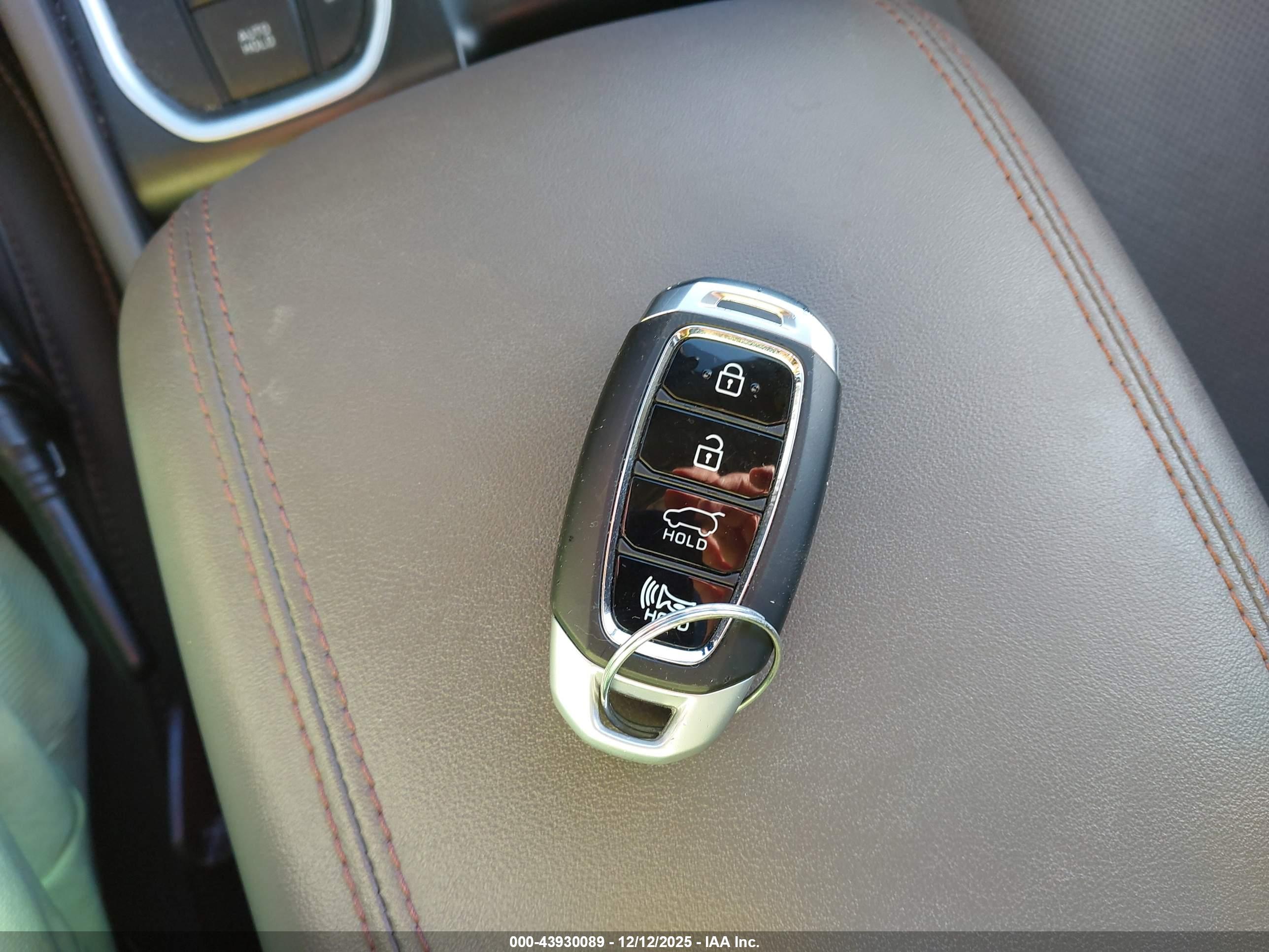 HYUNDAI SANTA image 11