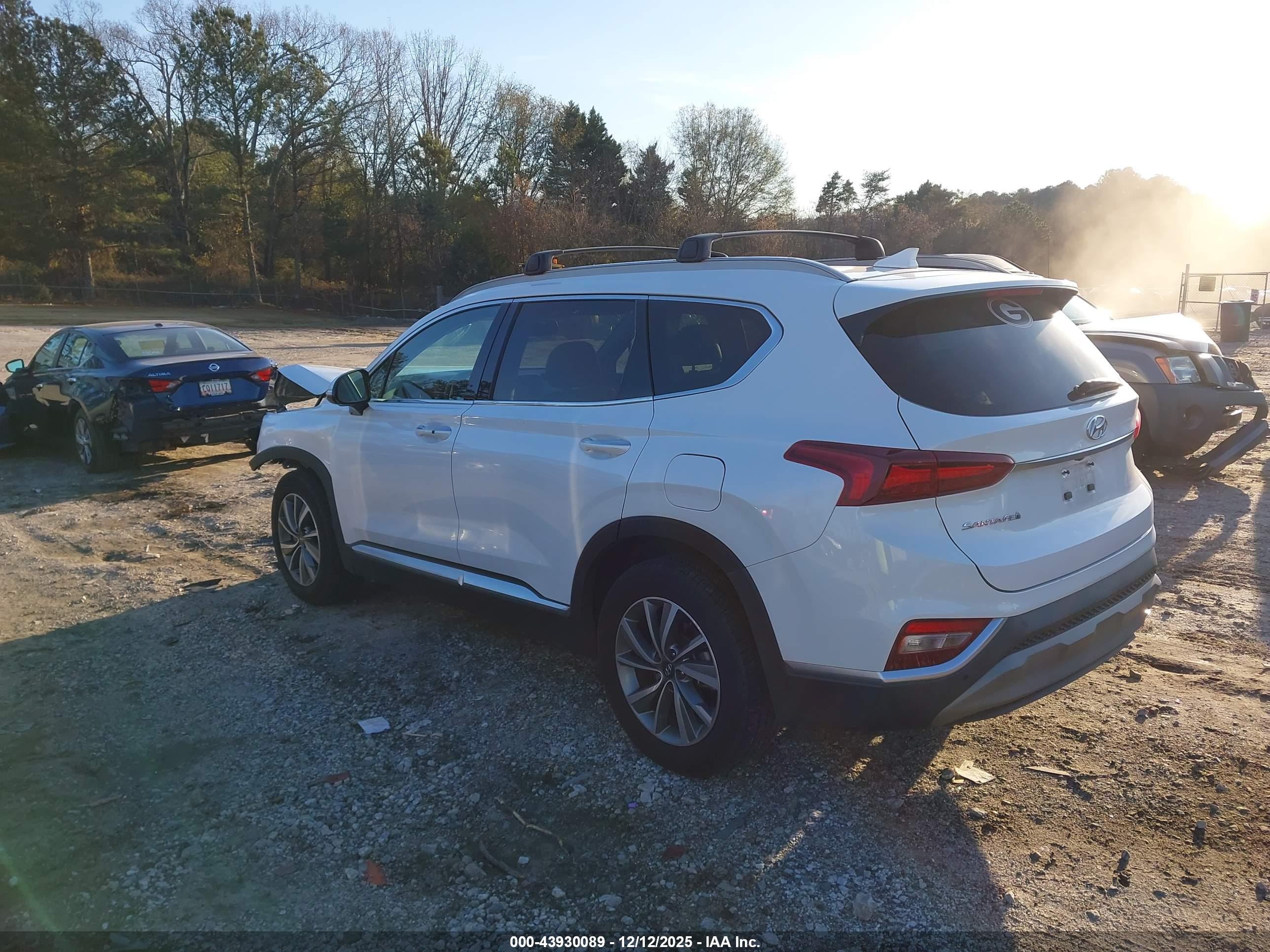 HYUNDAI SANTA image 3