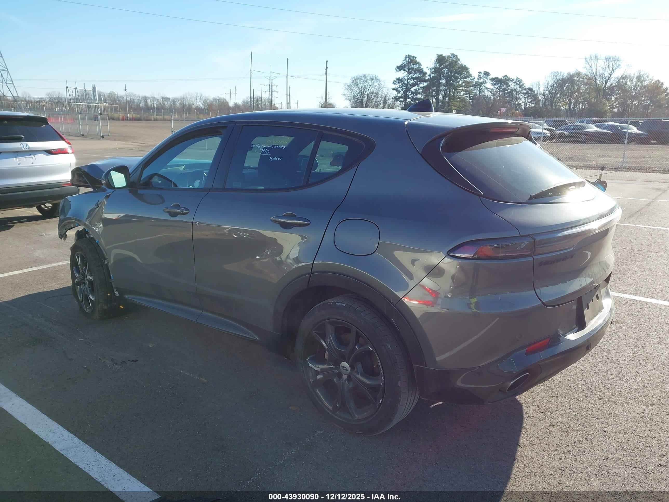 DODGE HORNET image 3