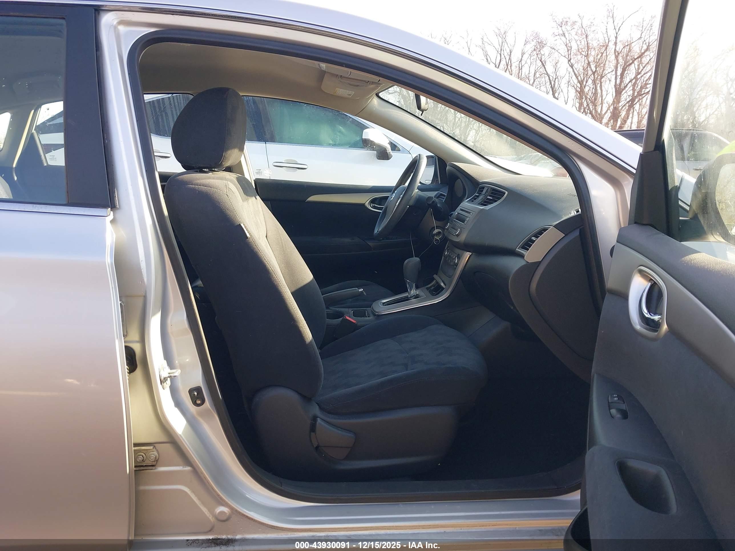 NISSAN SENTRA image 5