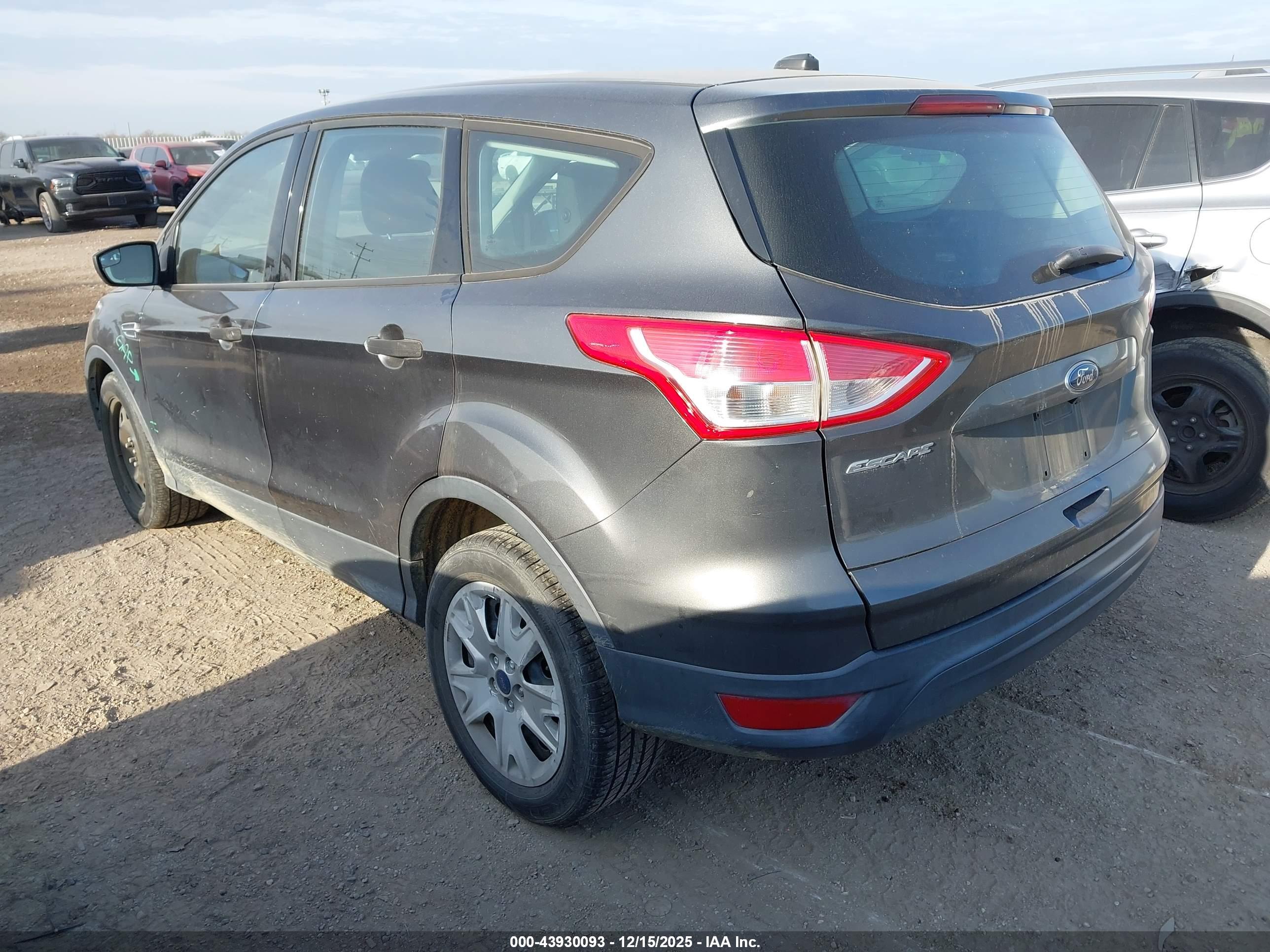 FORD ESCAPE image 3