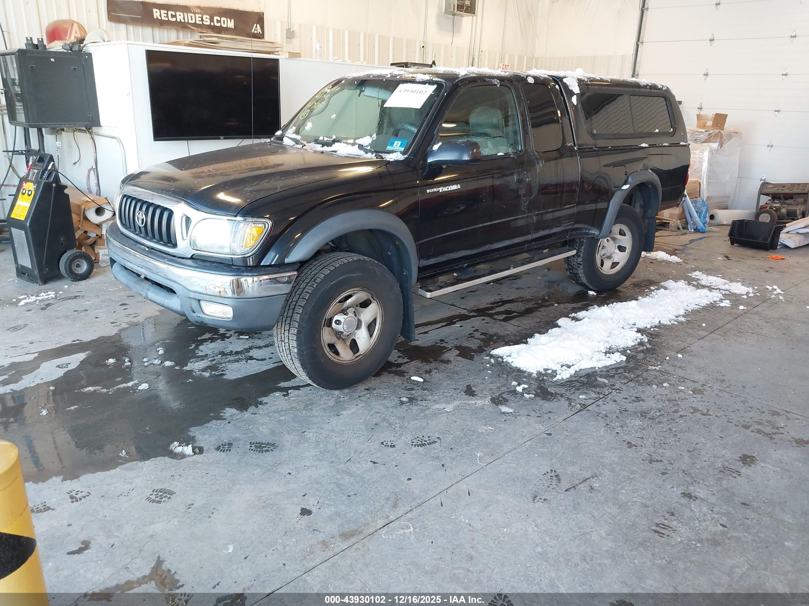 TOYOTA TACOMA image 2