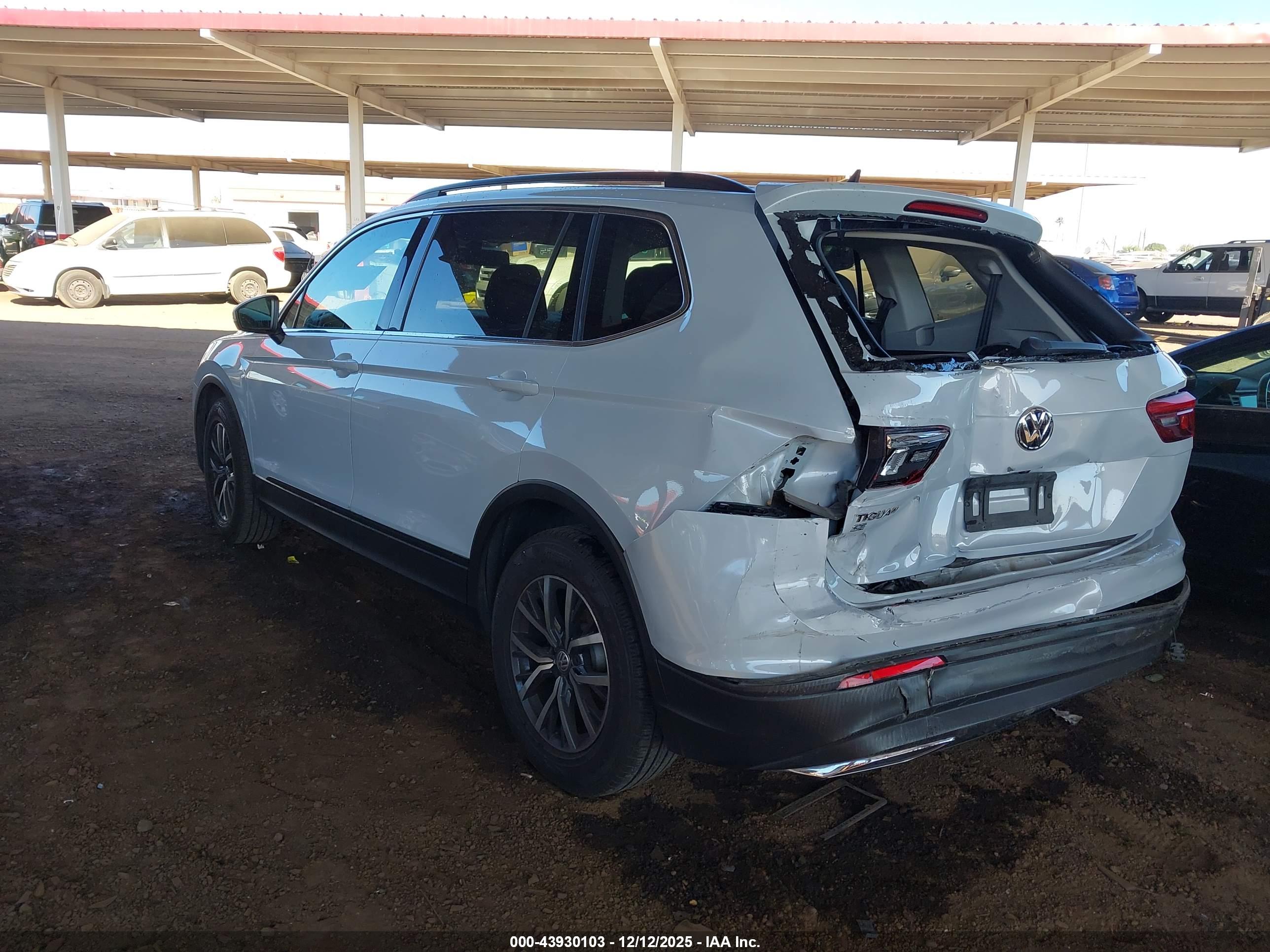VOLKSWAGEN TIGUAN image 3