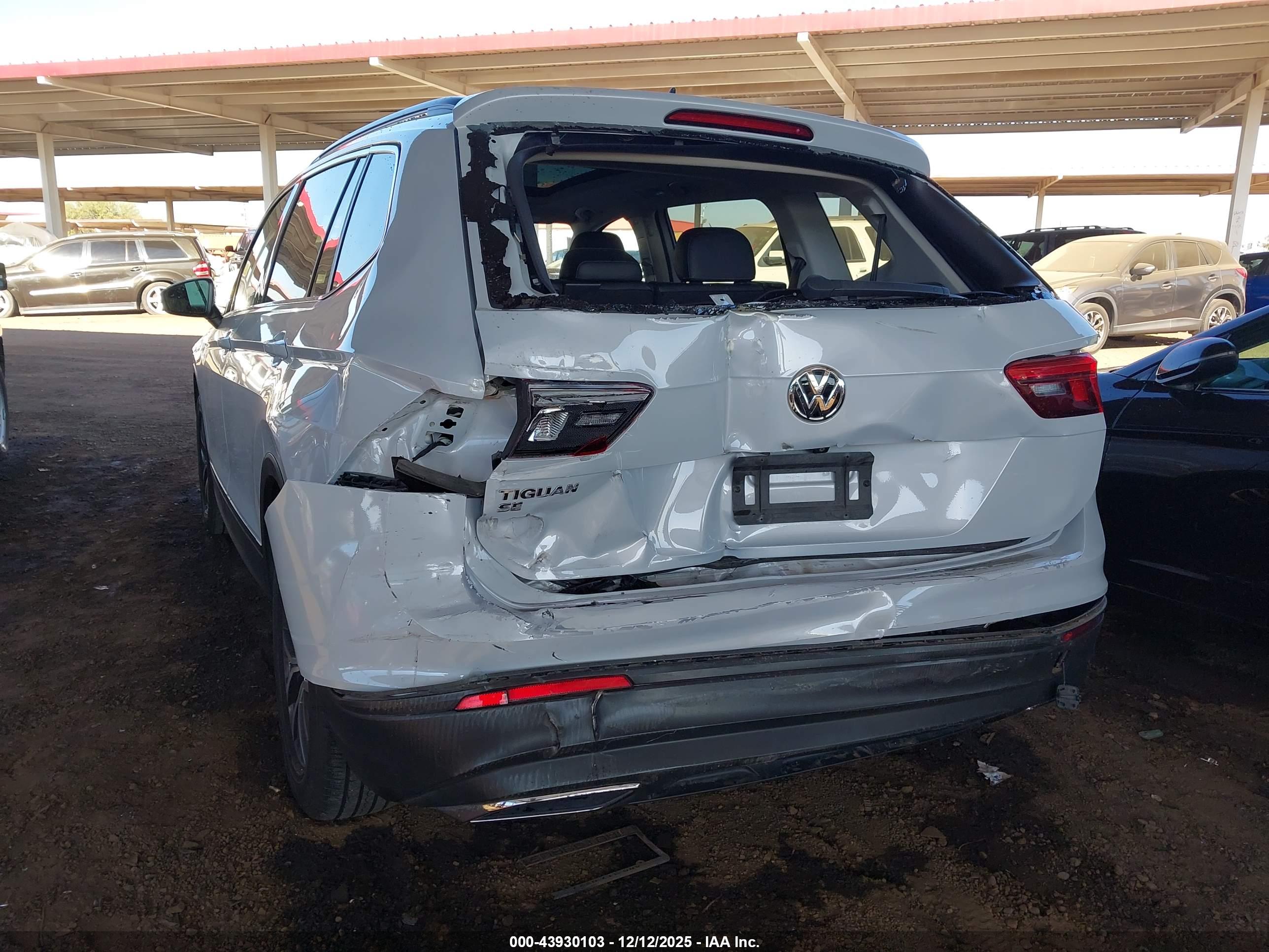 VOLKSWAGEN TIGUAN image 6