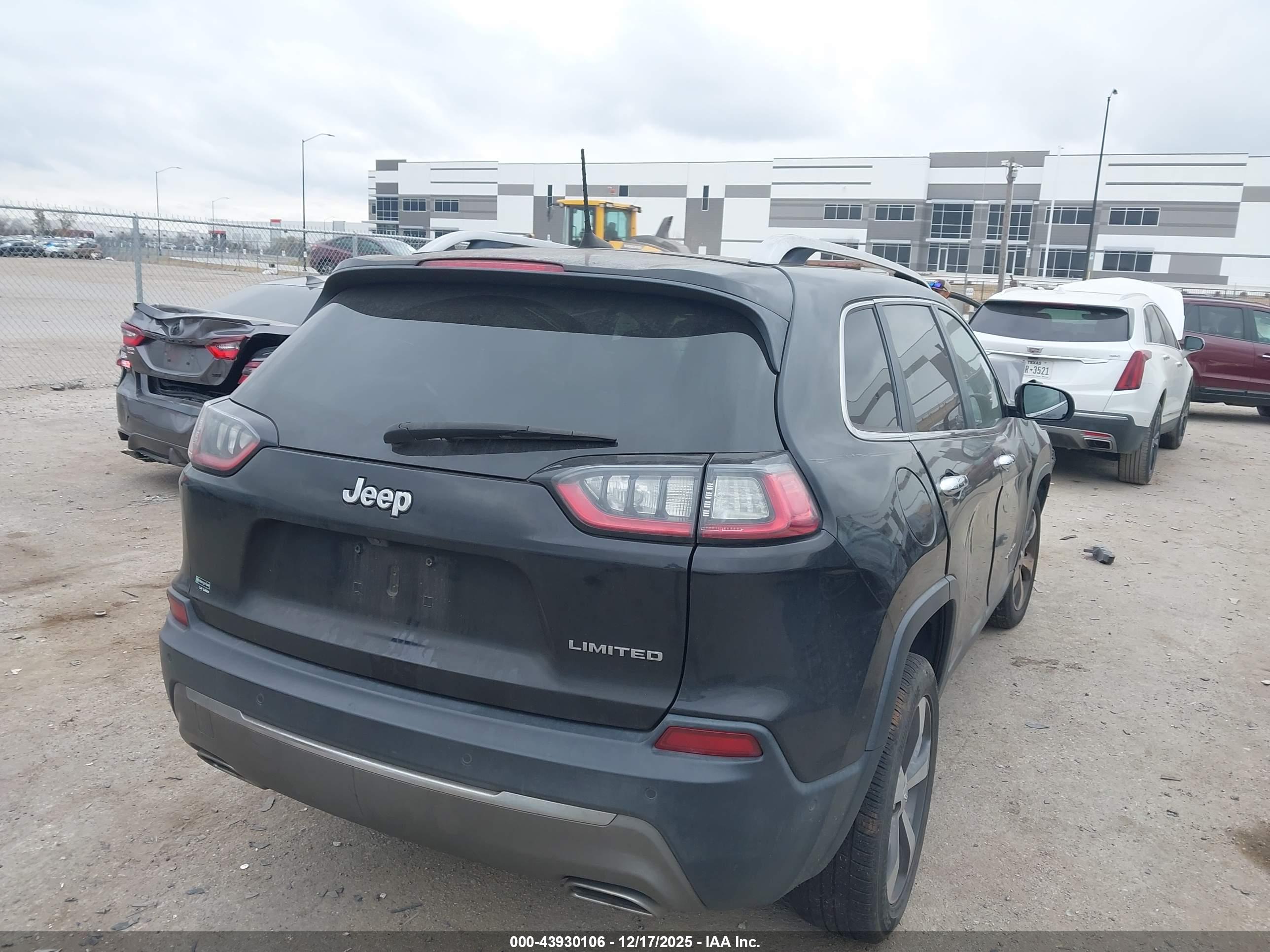 JEEP CHEROKEE image 4
