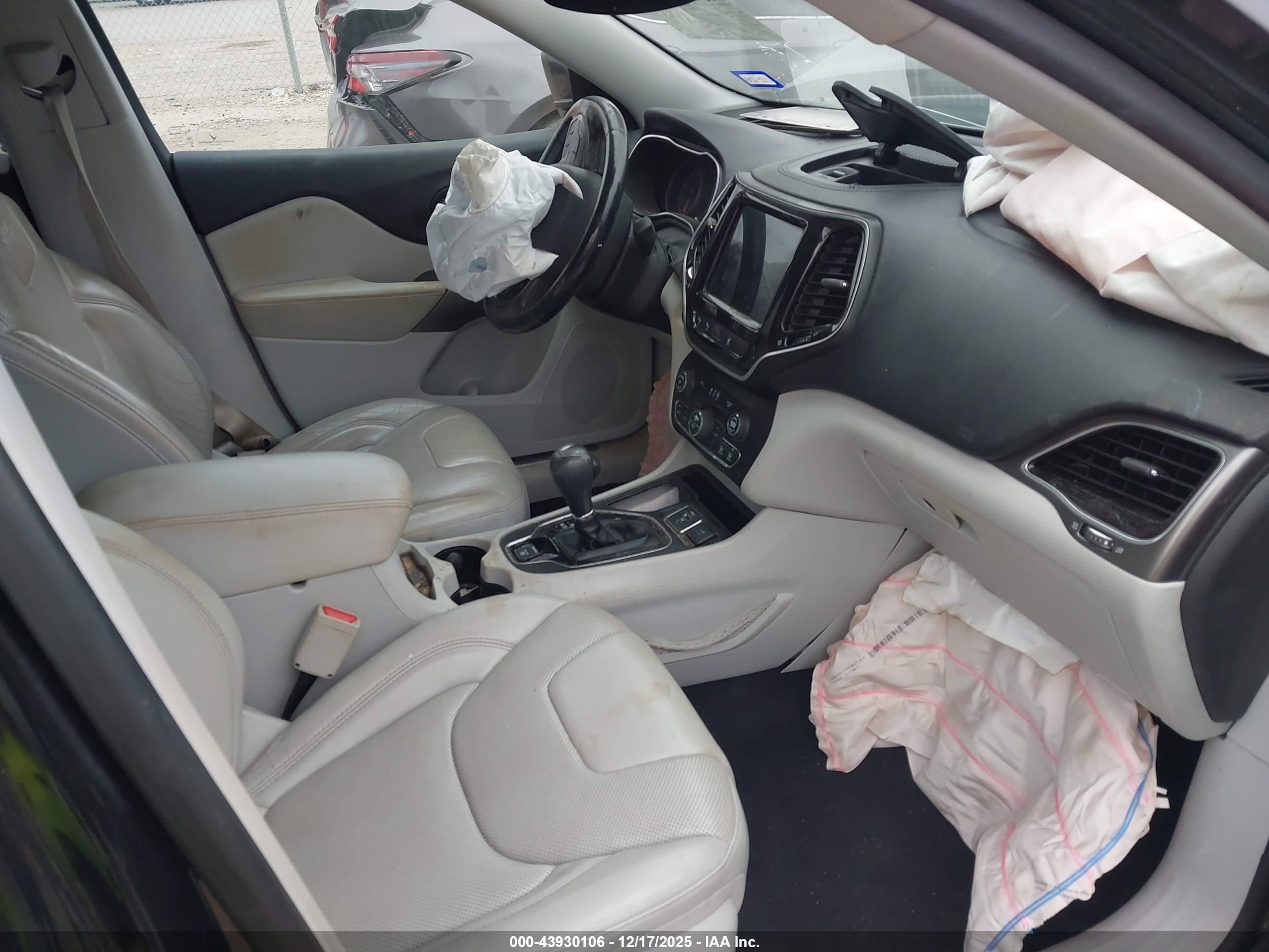 JEEP CHEROKEE image 5