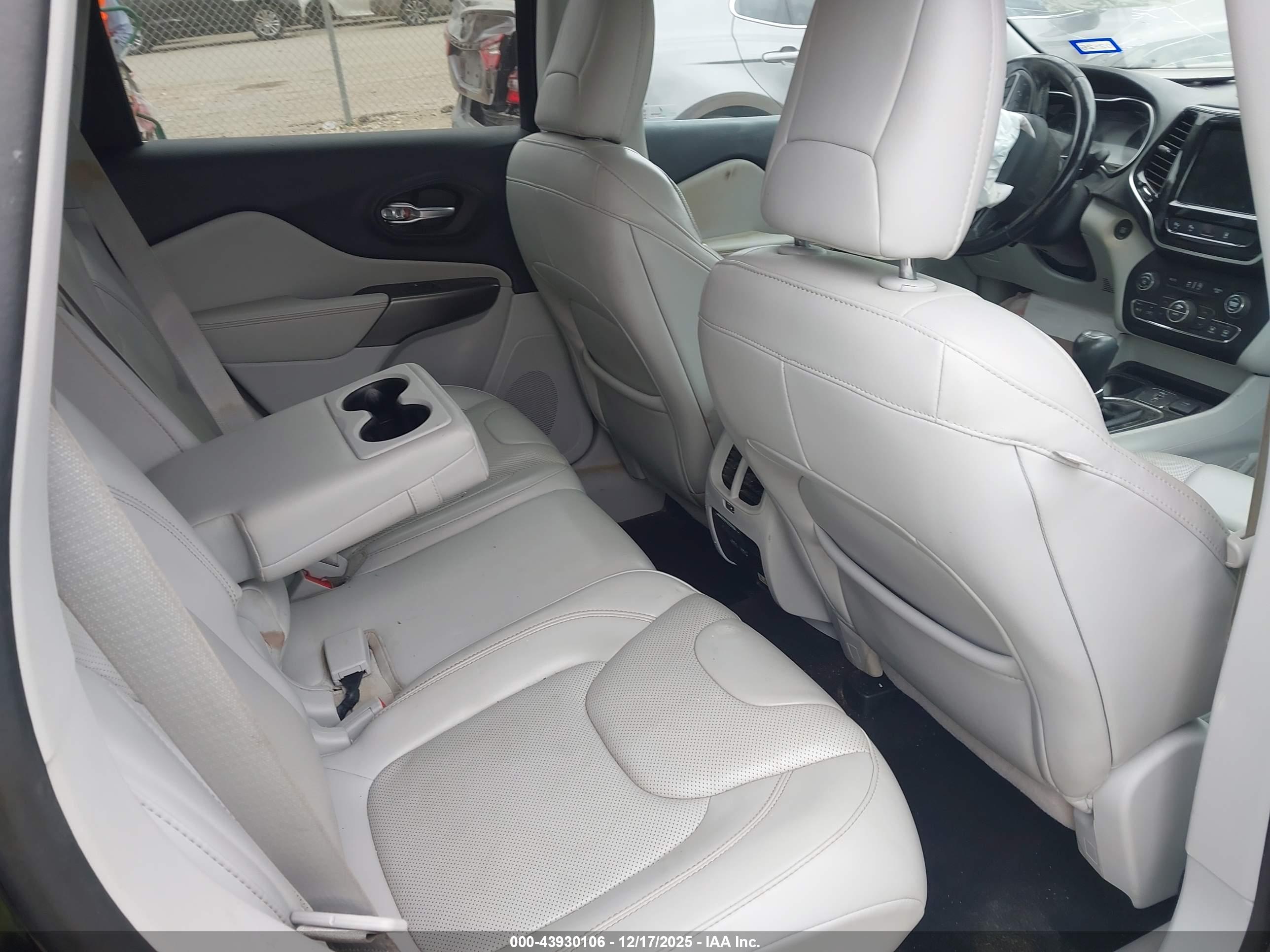 JEEP CHEROKEE image 8