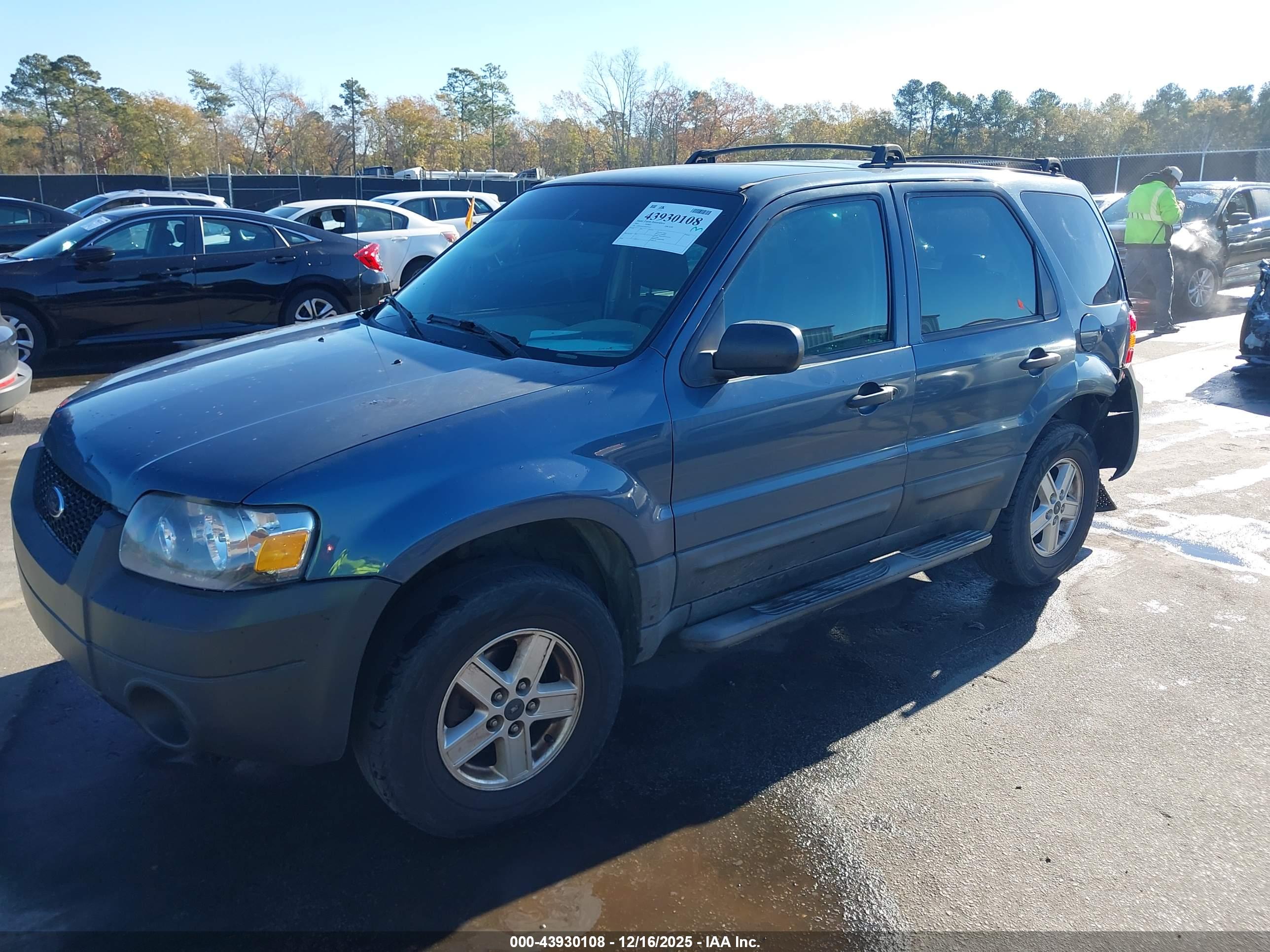 FORD ESCAPE image 2