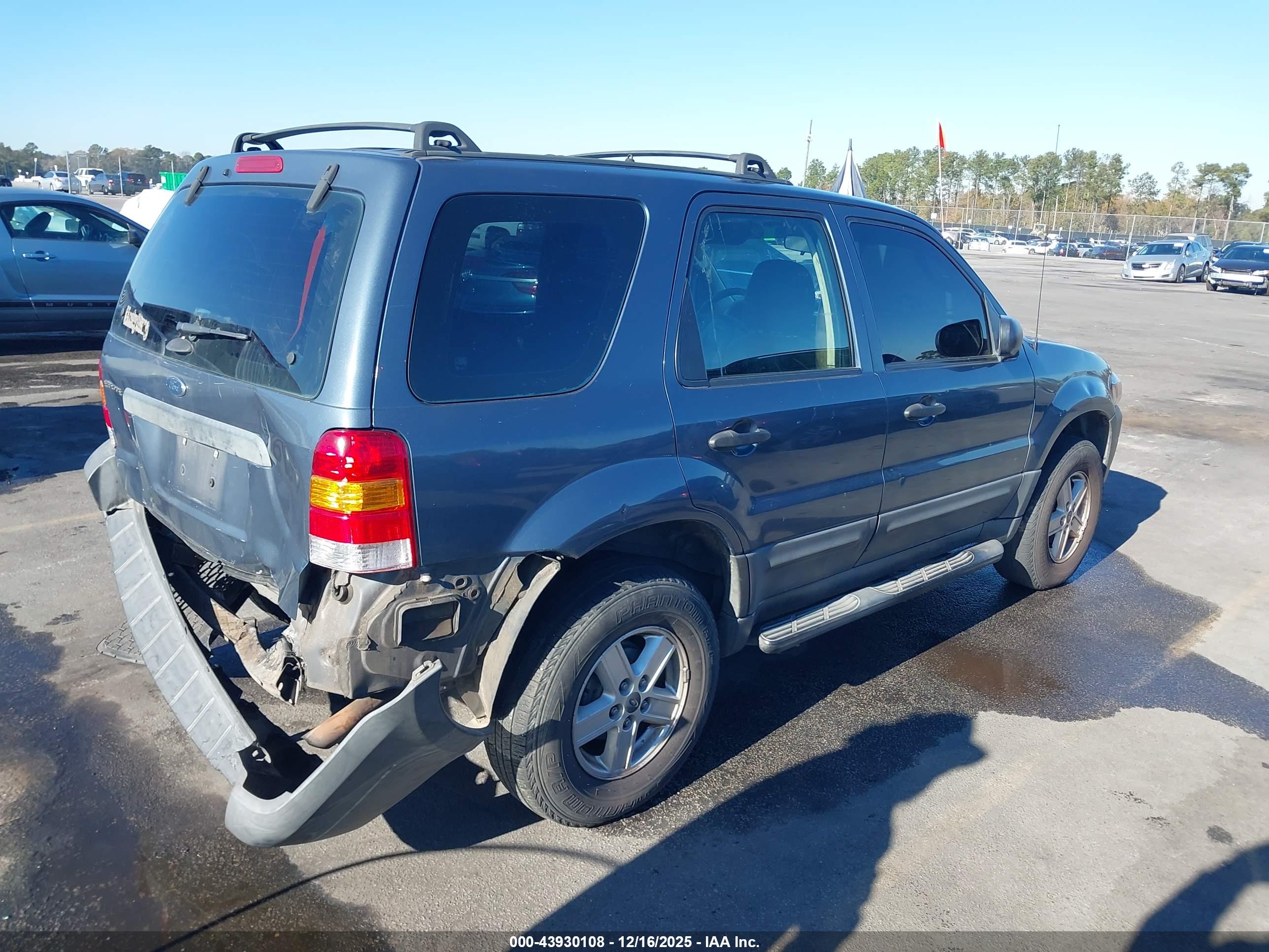 FORD ESCAPE image 4