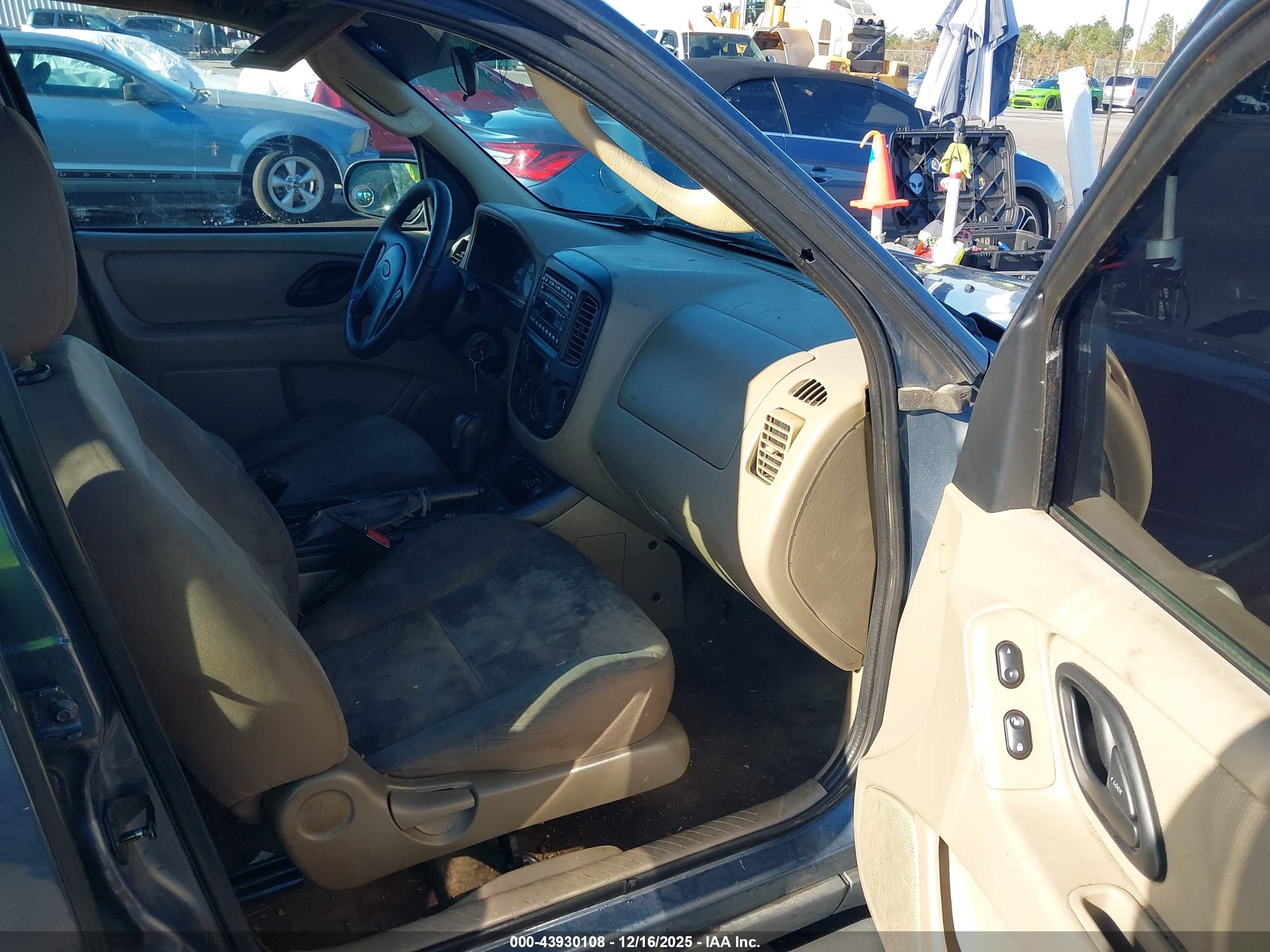 FORD ESCAPE image 5