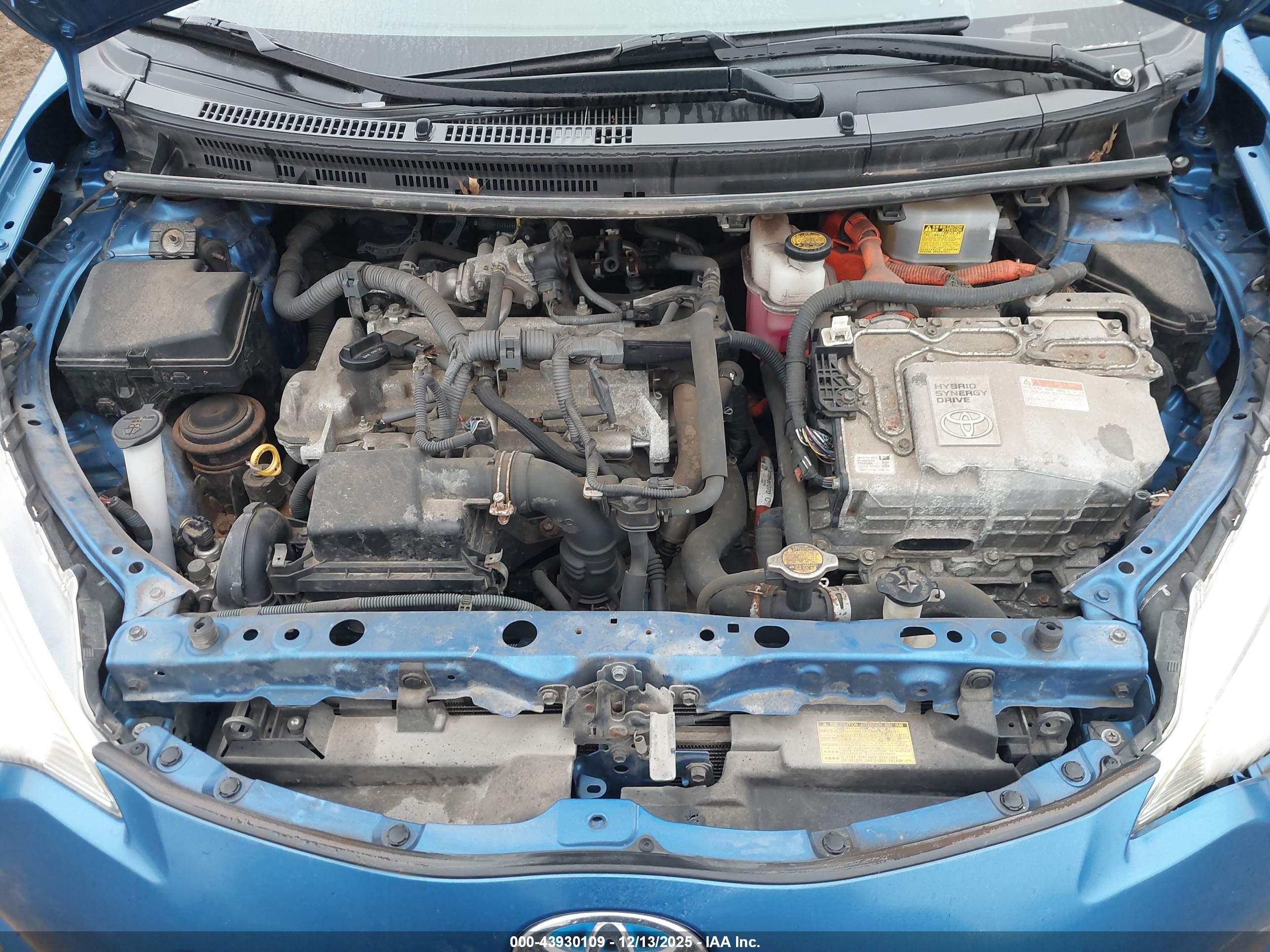 TOYOTA PRIUS image 10