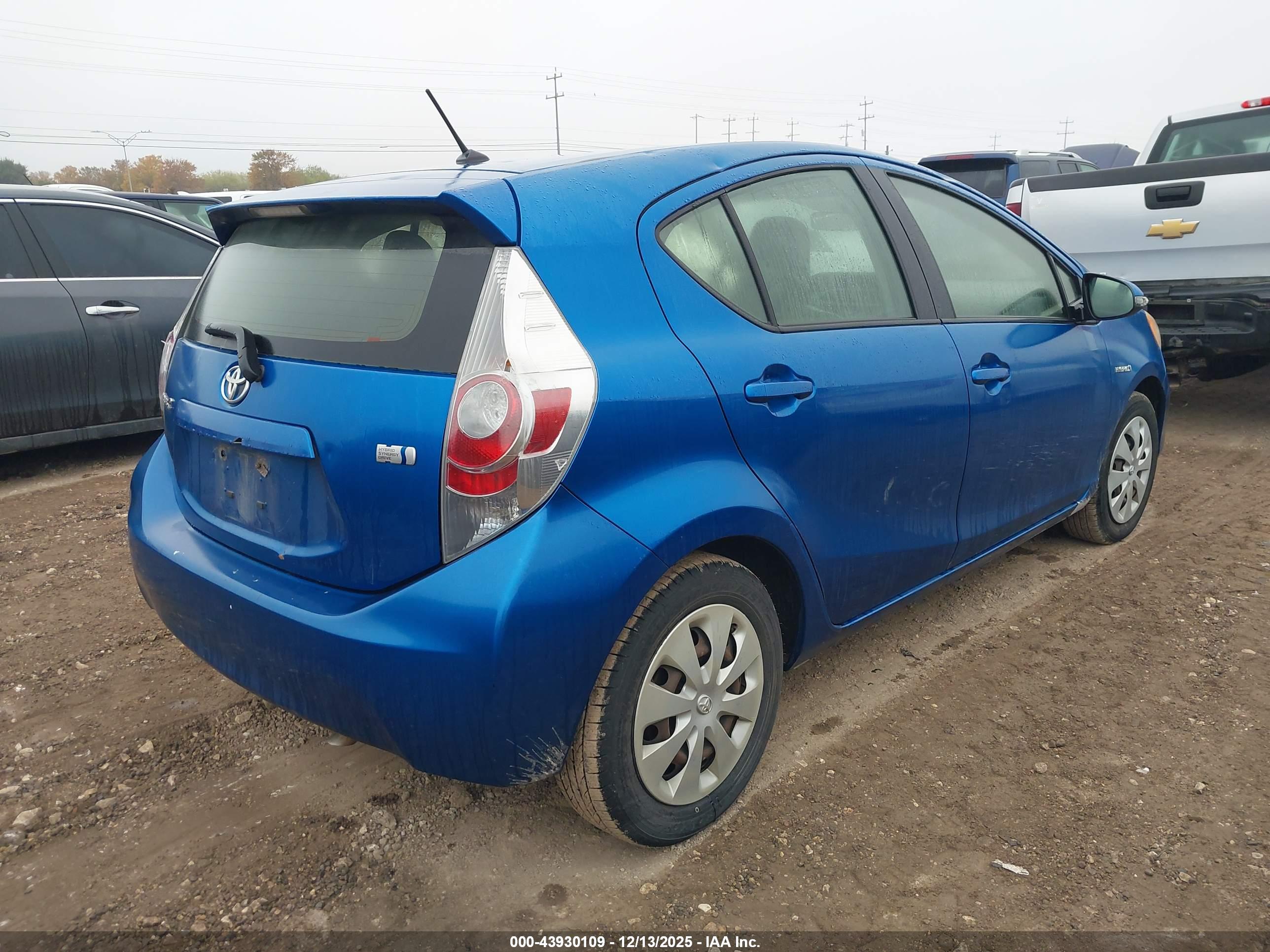 TOYOTA PRIUS image 4