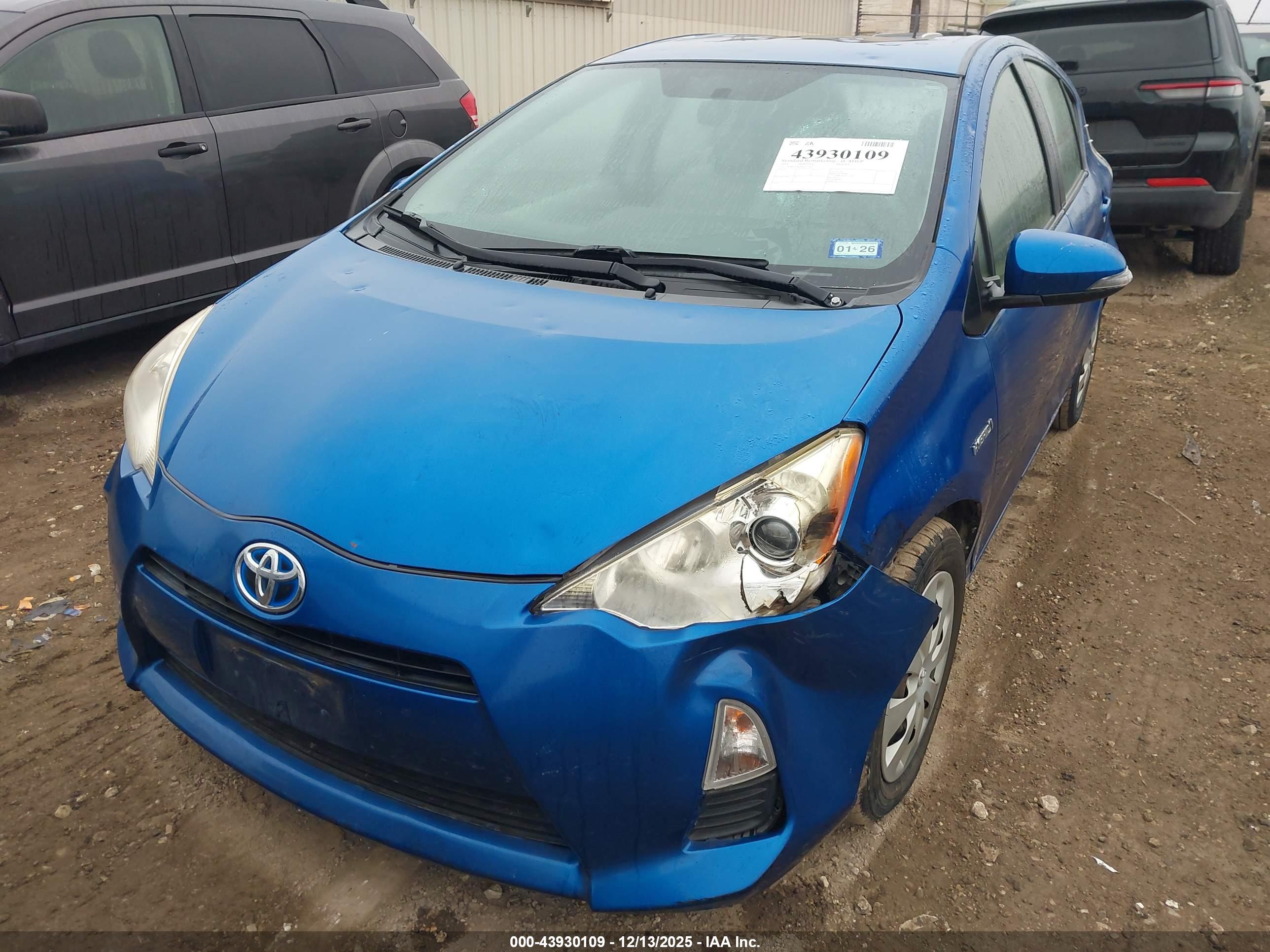 TOYOTA PRIUS image 6
