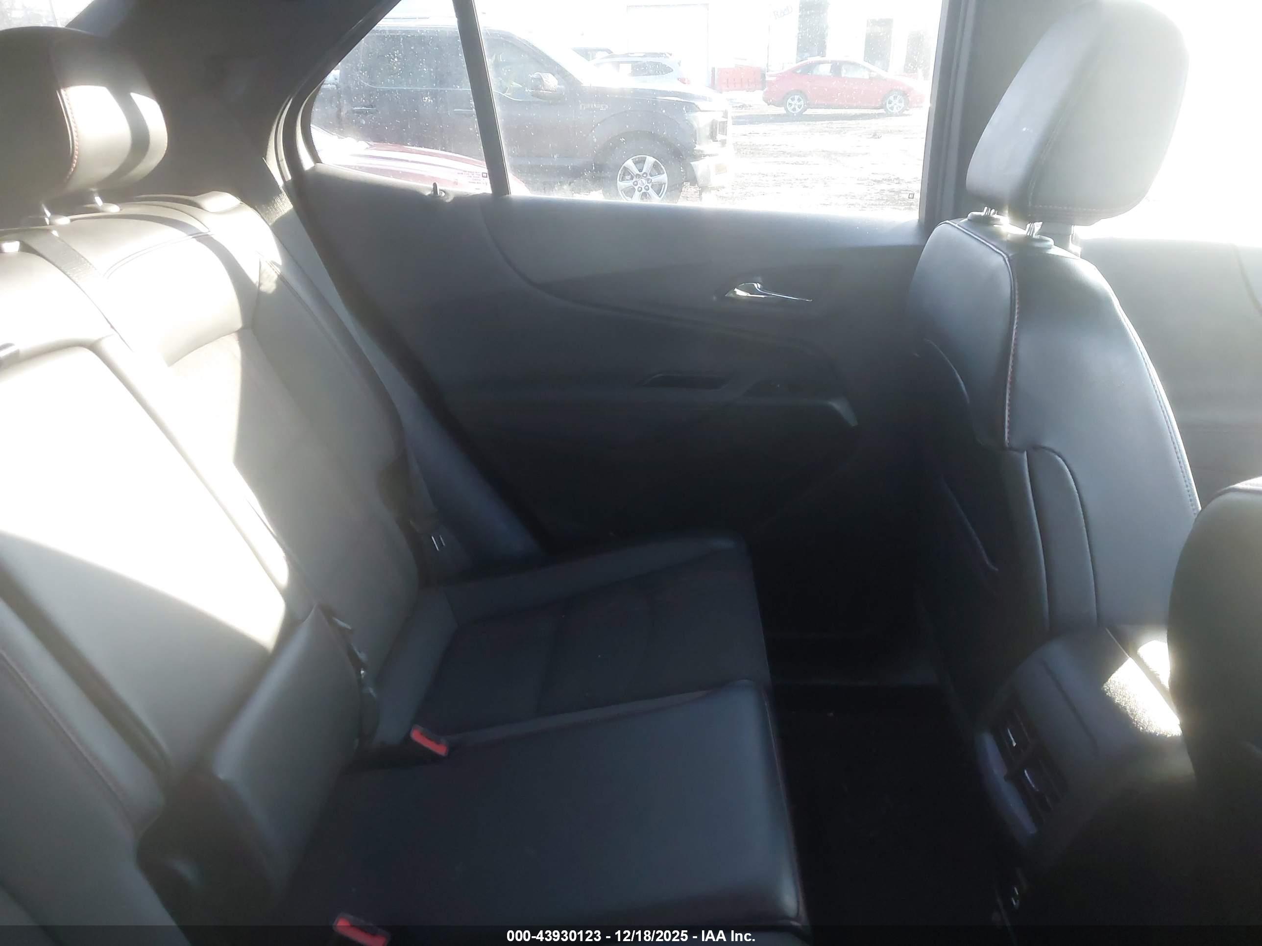 CHEVROLET EQUINOX image 8