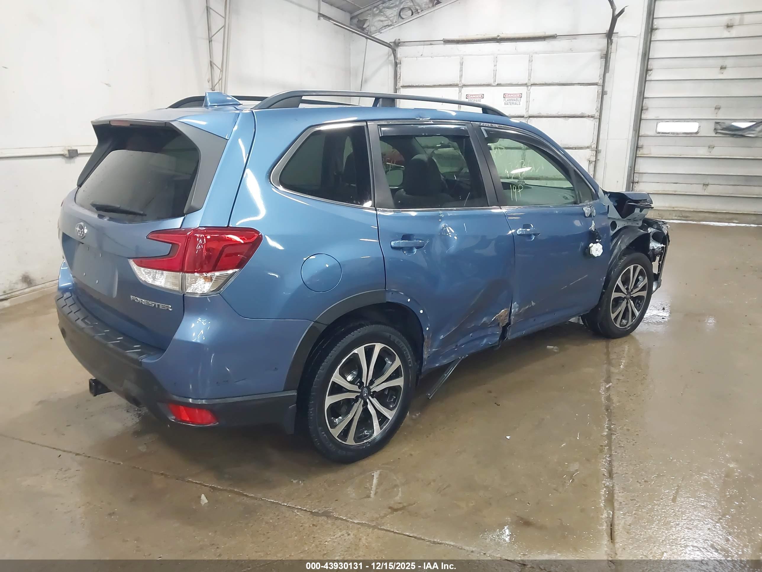 SUBARU FORESTER image 4