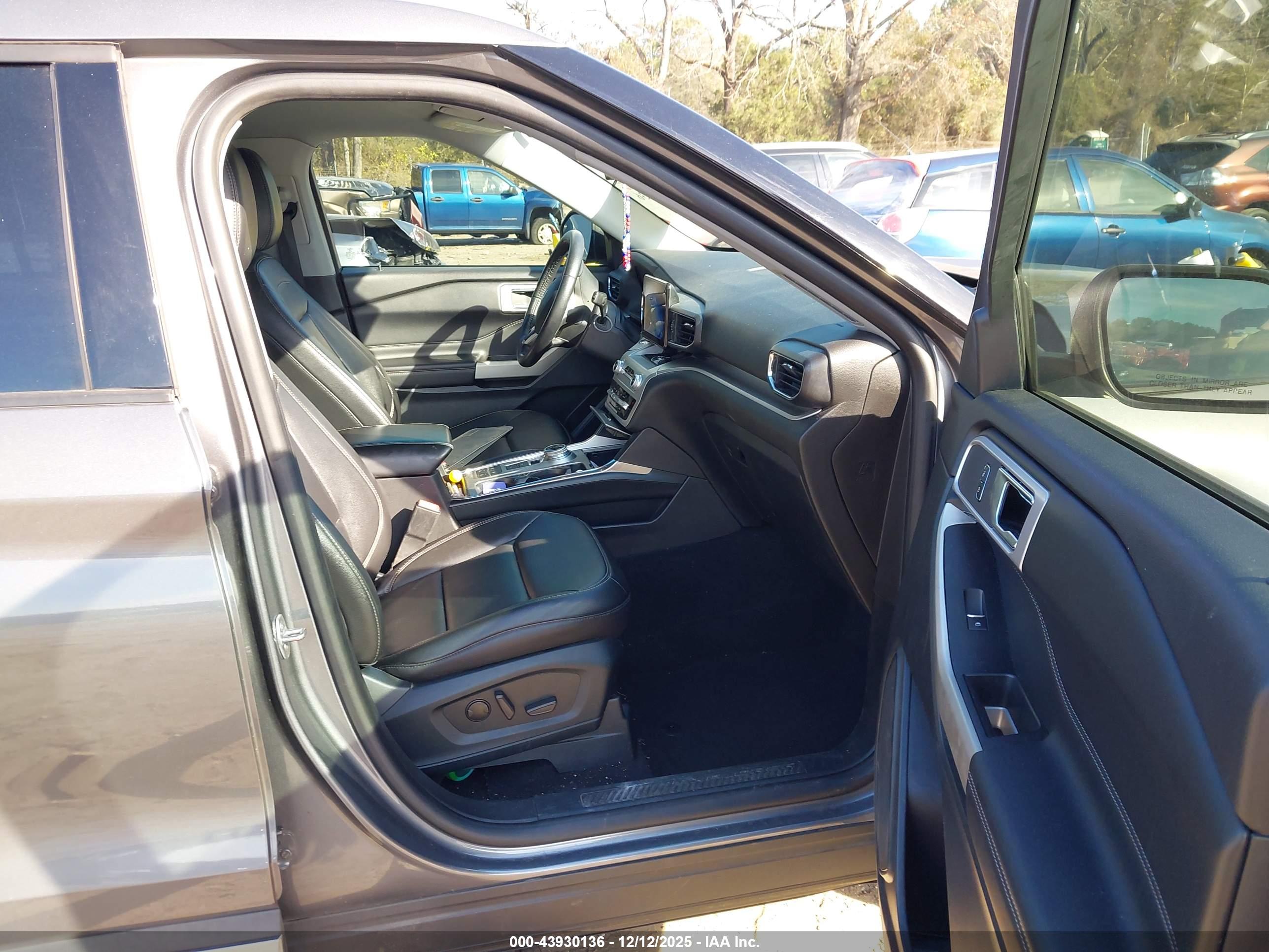 FORD EXPLORER image 5