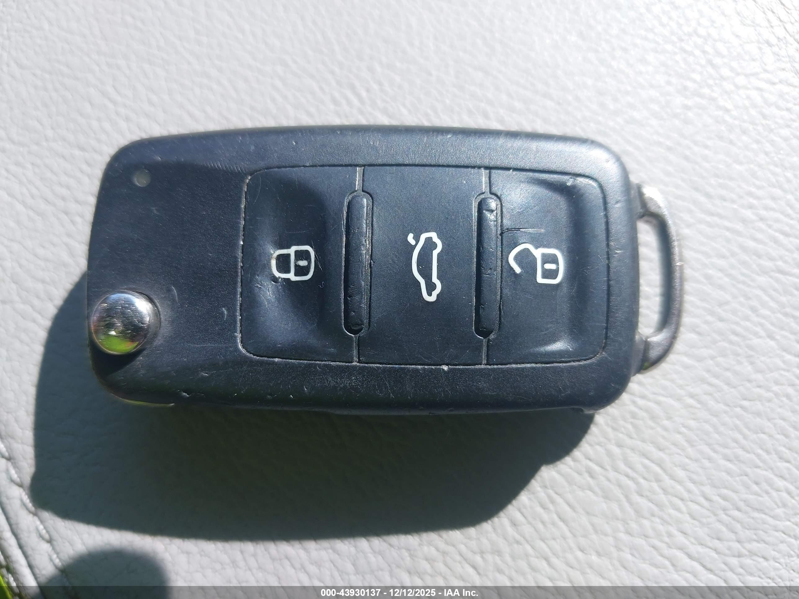 VOLKSWAGEN PASSAT image 11