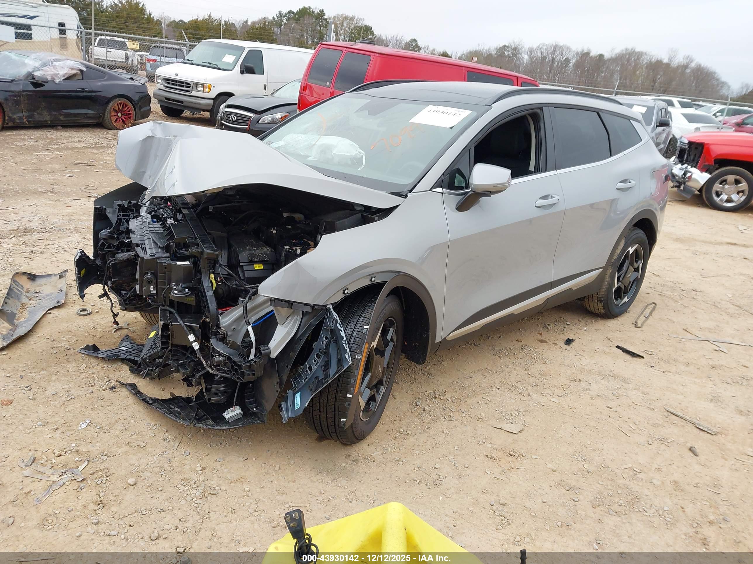KIA SPORTAGE image 2