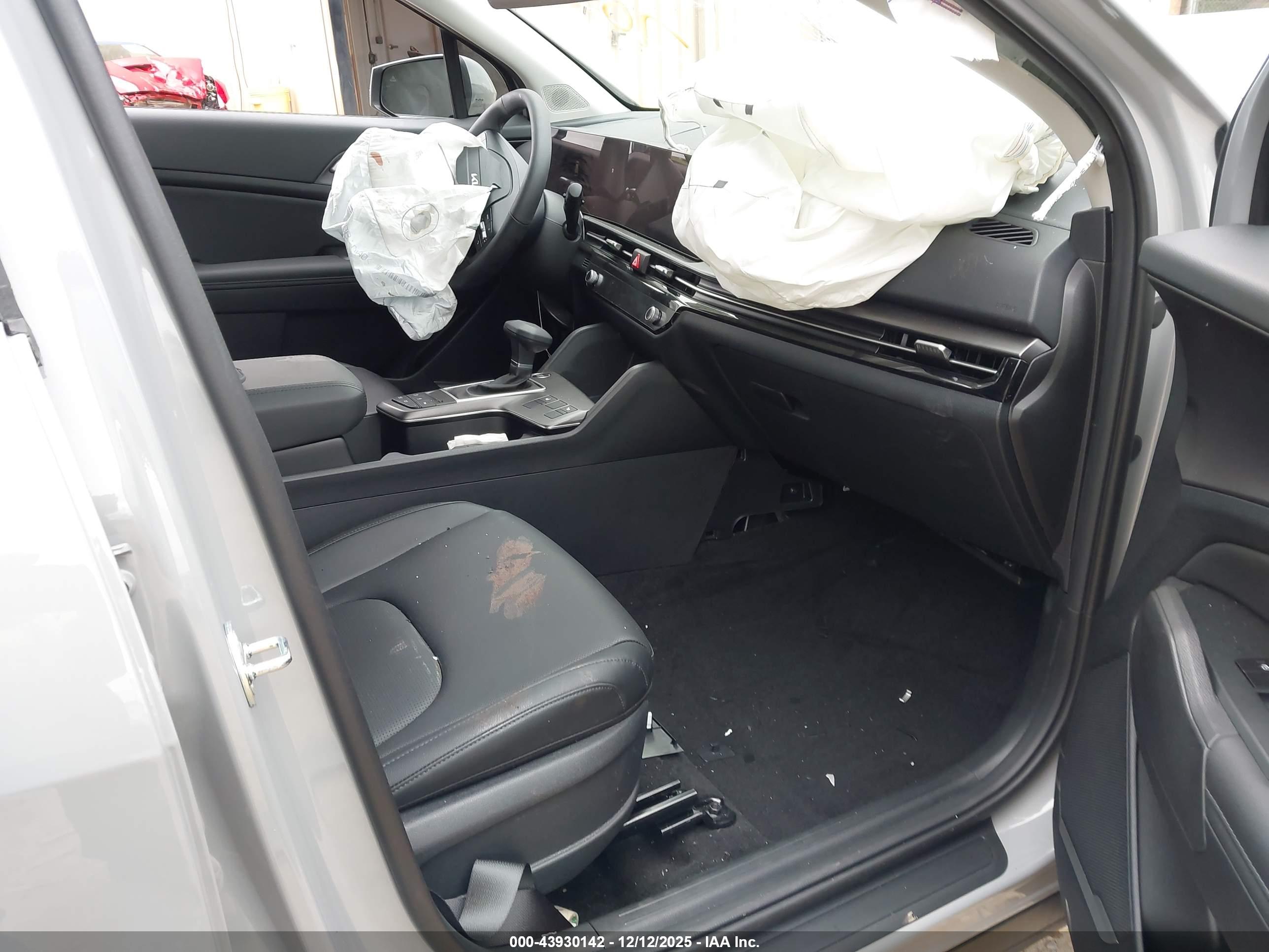 KIA SPORTAGE image 5
