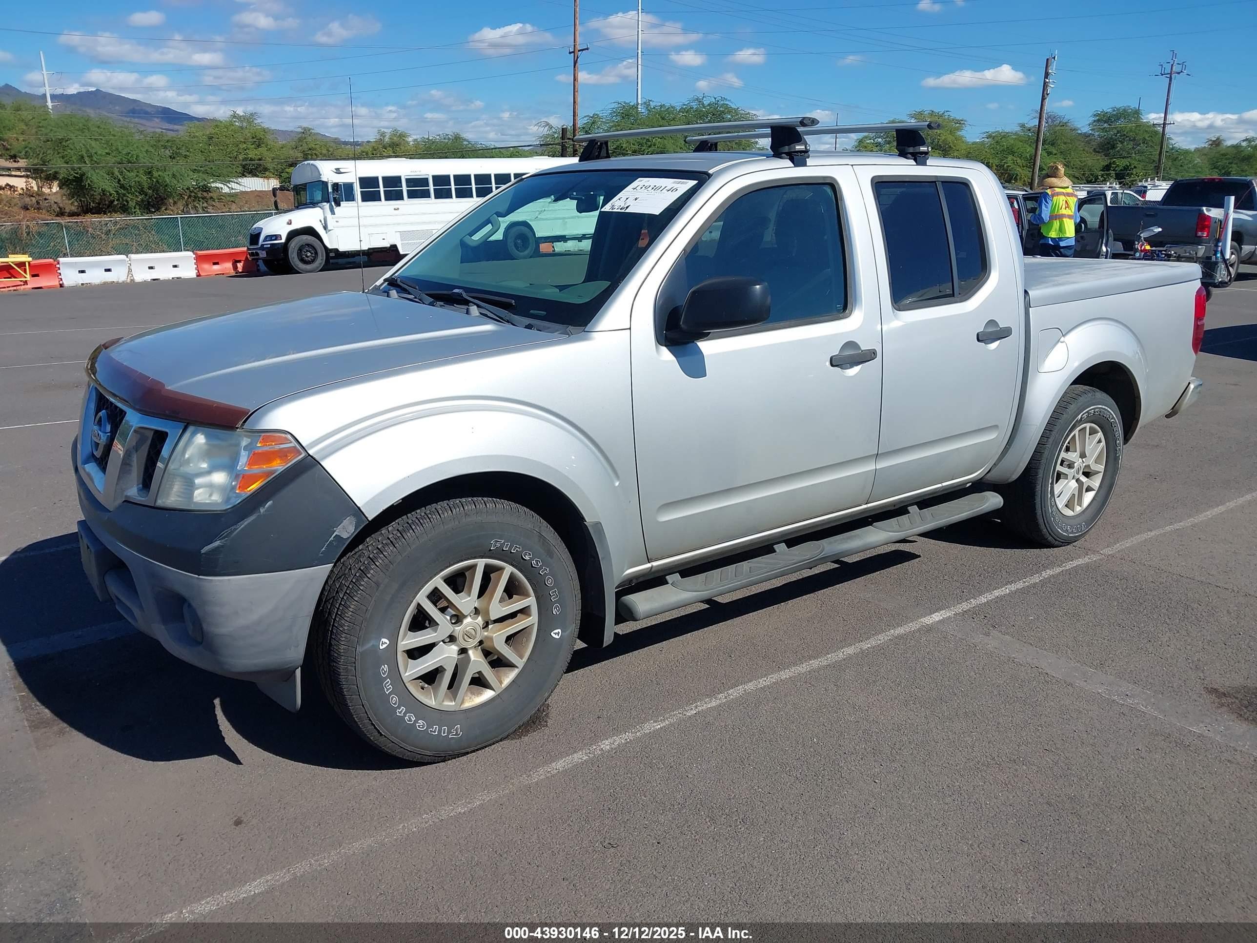 NISSAN FRONTIER image 2