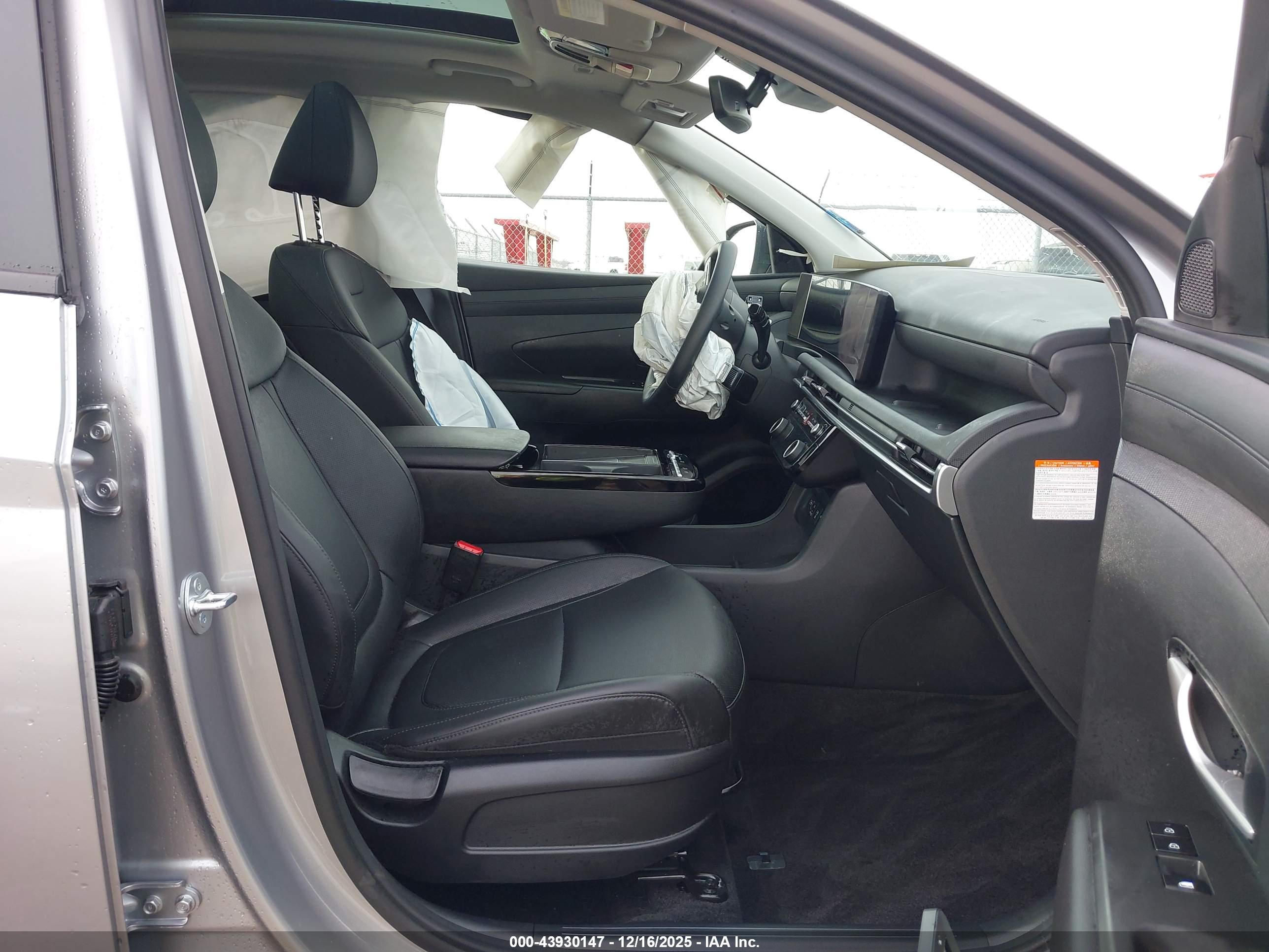 HYUNDAI TUCSON image 5