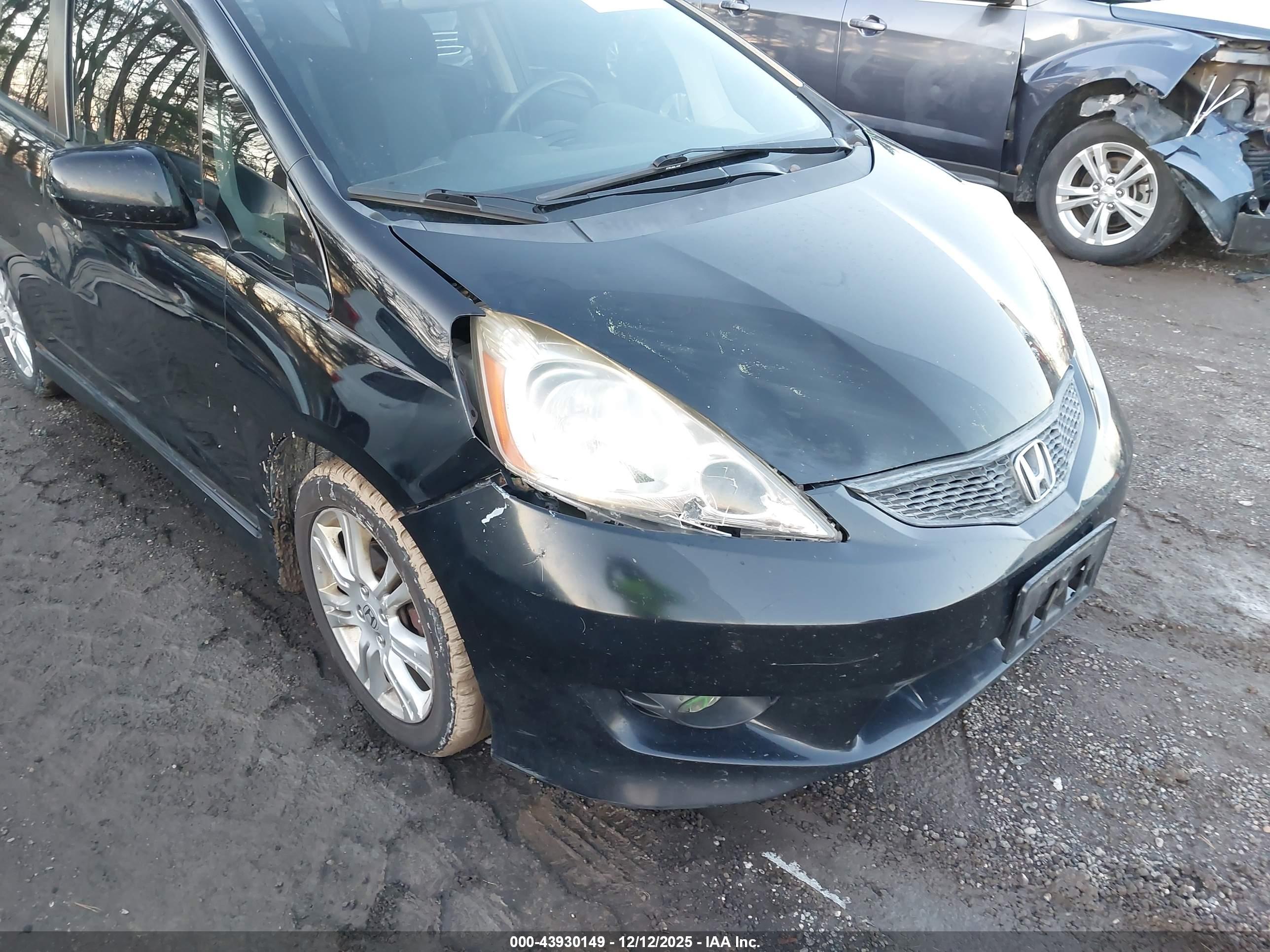 HONDA FIT image 6