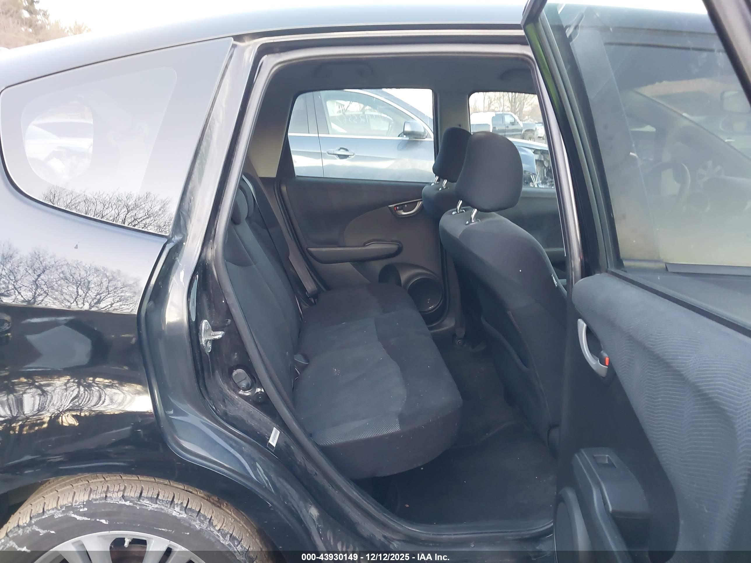 HONDA FIT image 8
