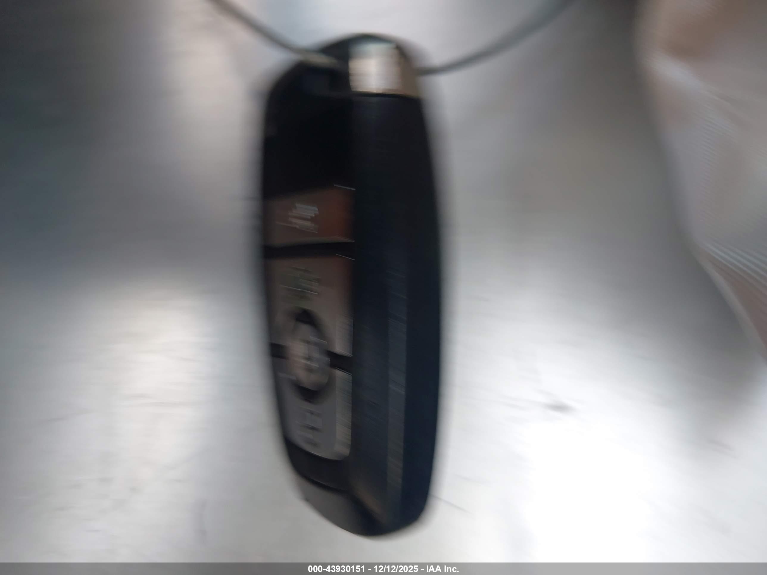 FORD FUSION image 11