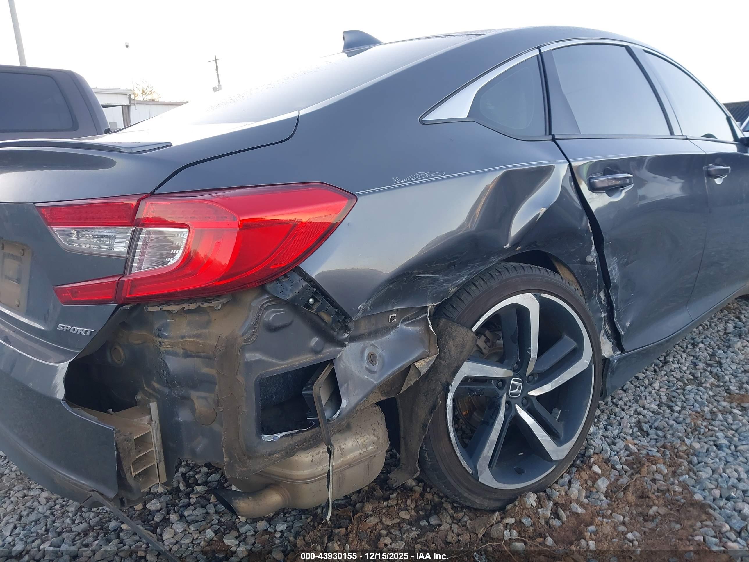 HONDA ACCORD image 6