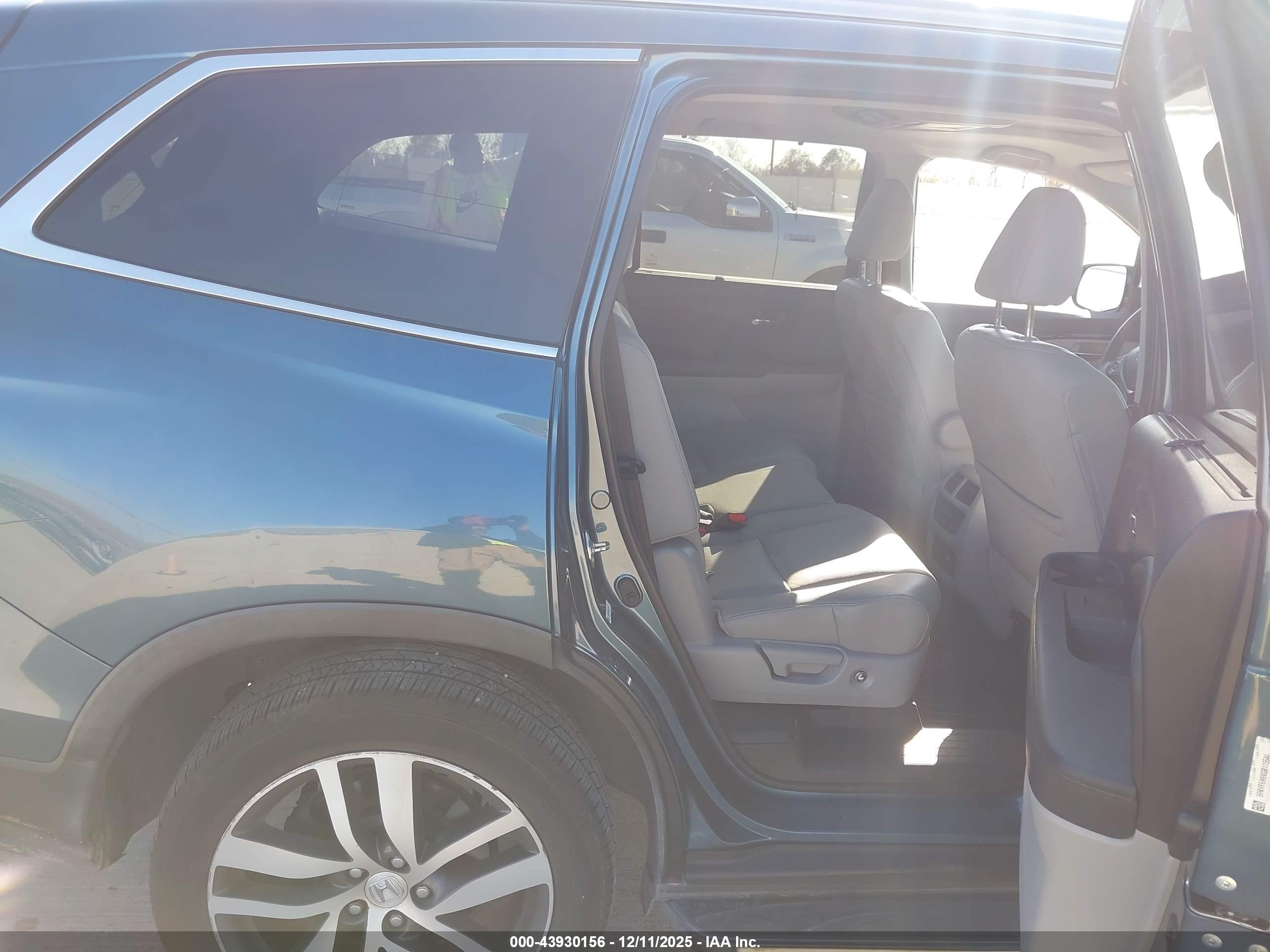 HONDA PILOT image 8