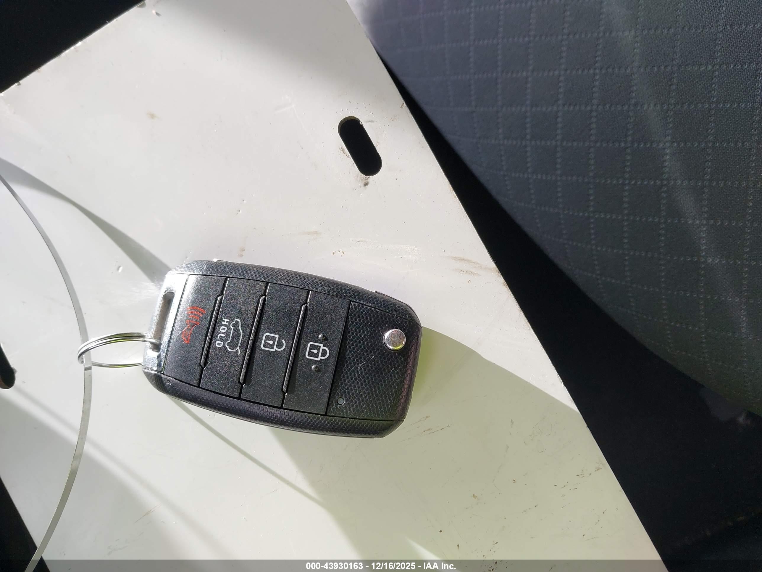 KIA SORENTO image 11