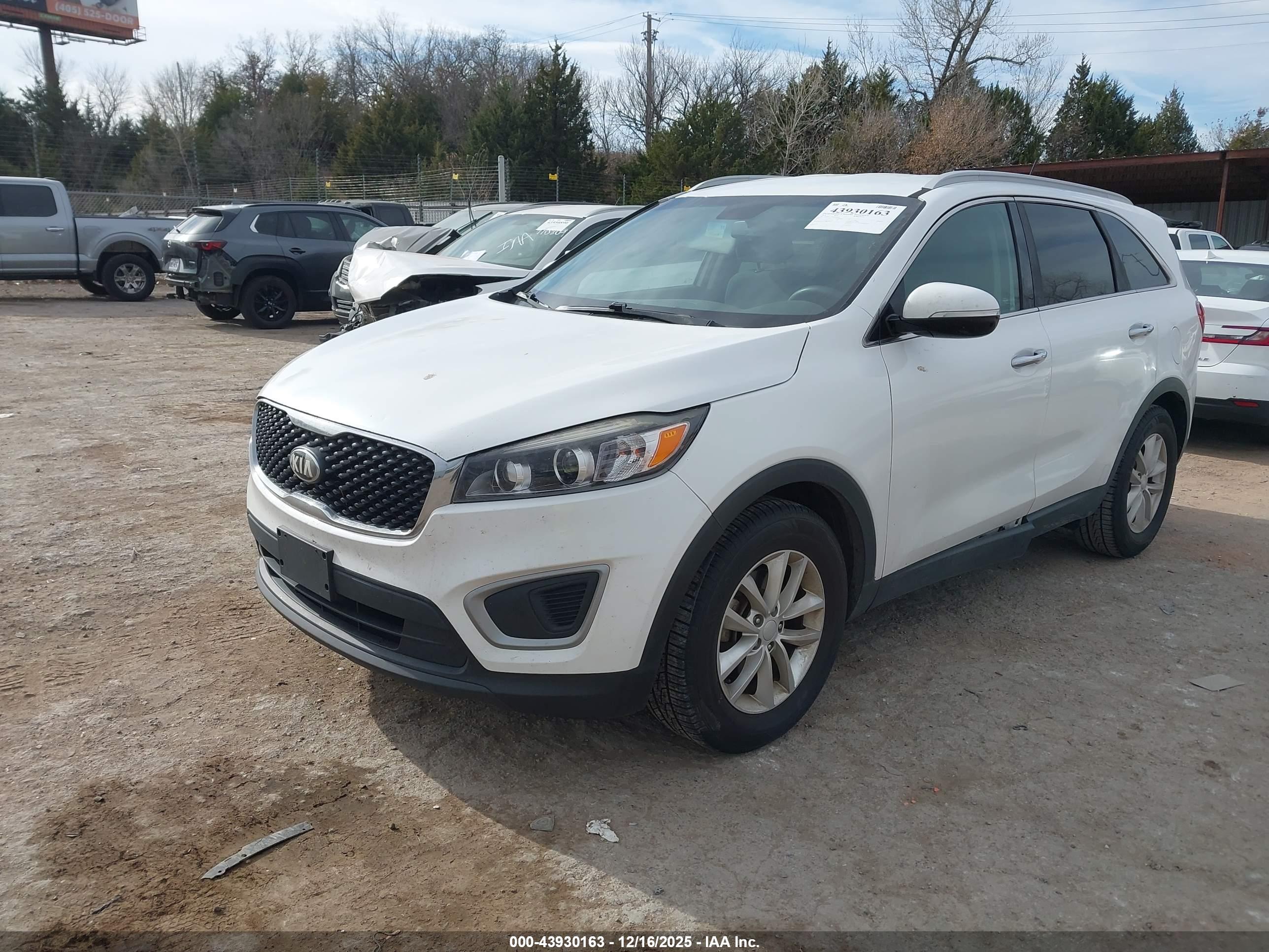 KIA SORENTO image 2