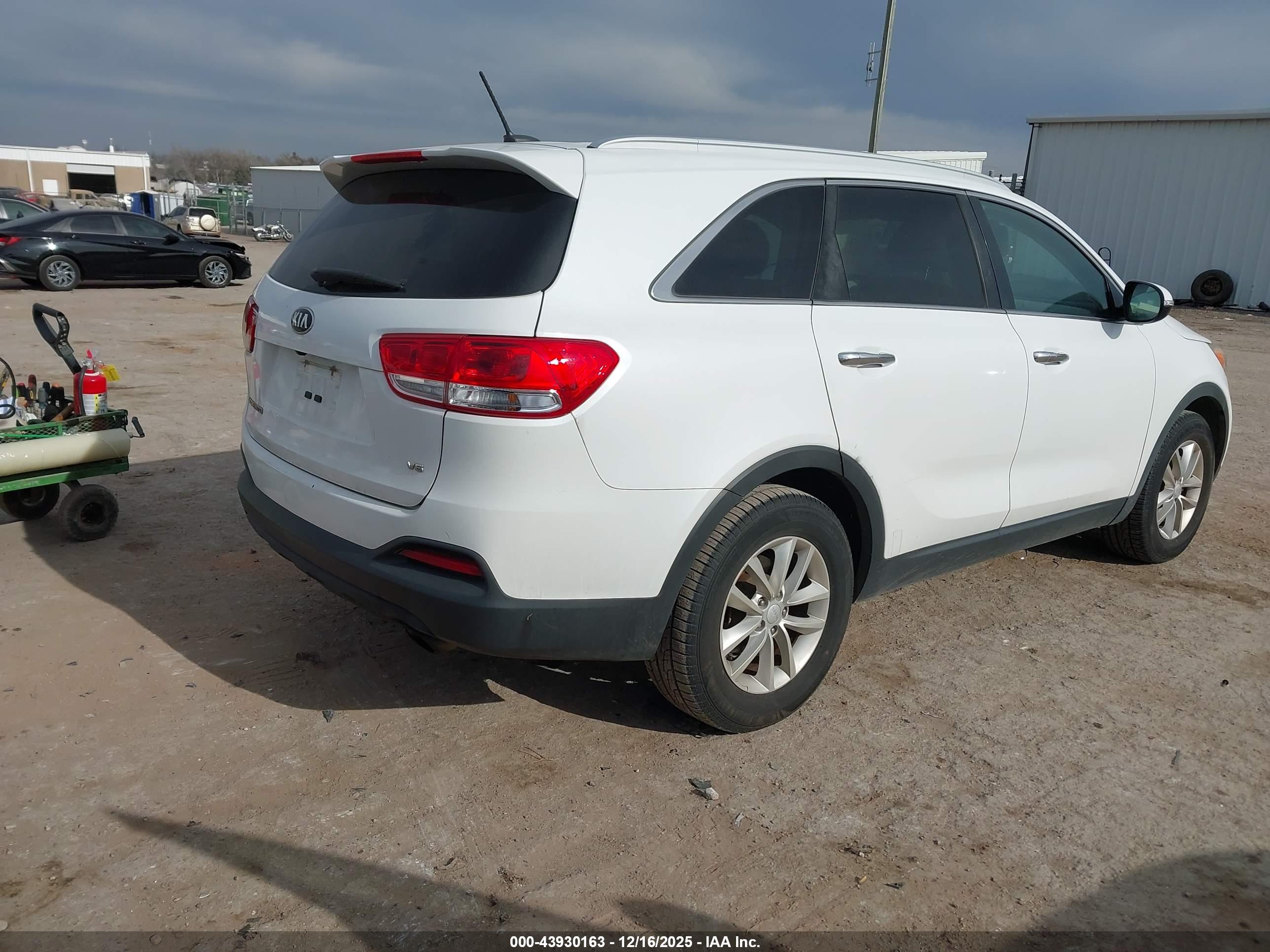 KIA SORENTO image 4