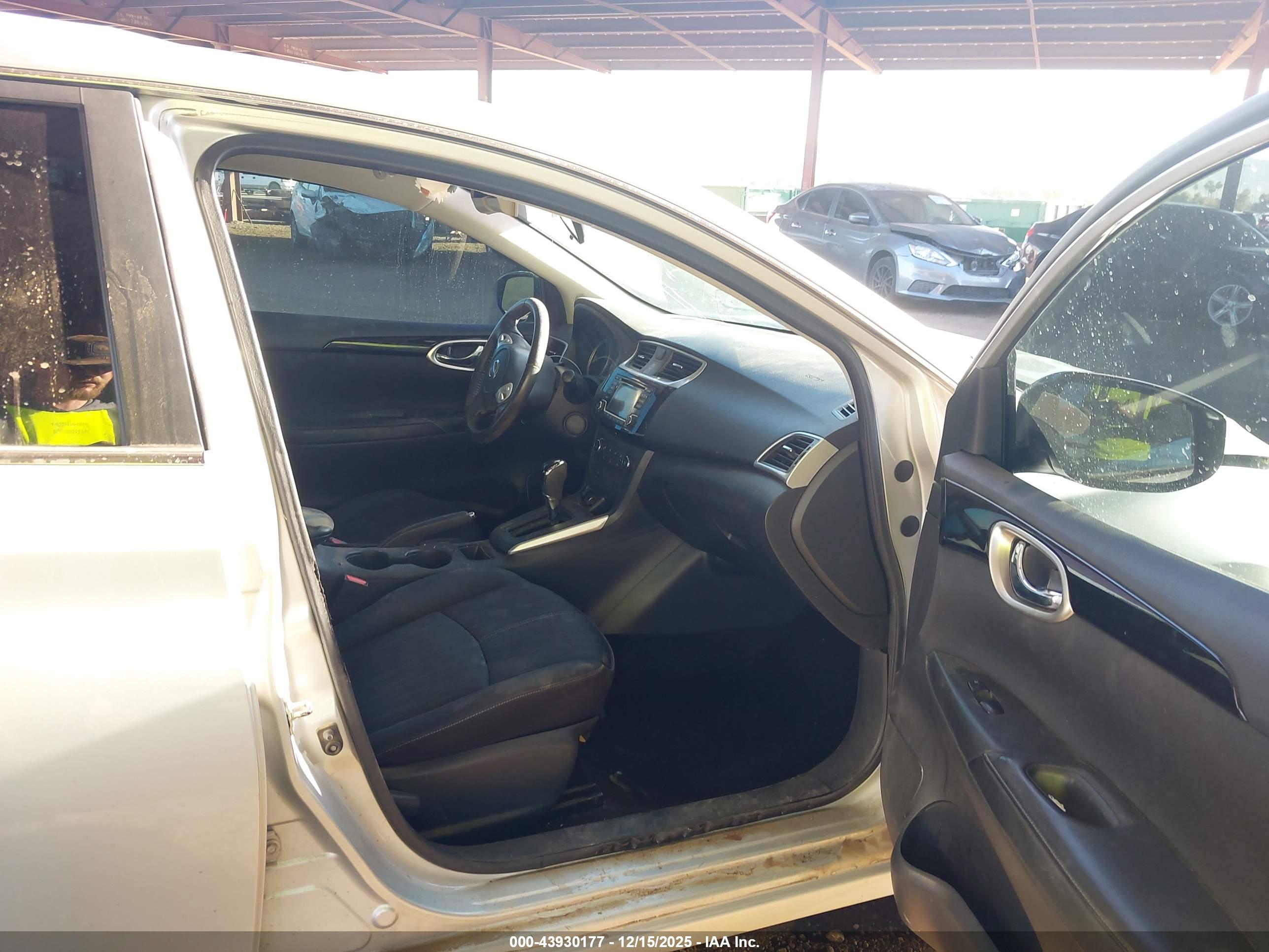 NISSAN SENTRA image 5