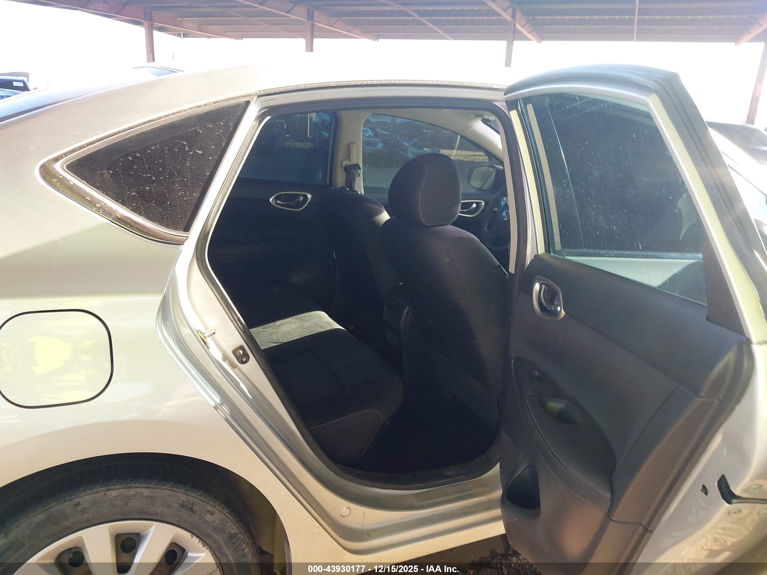 NISSAN SENTRA image 8