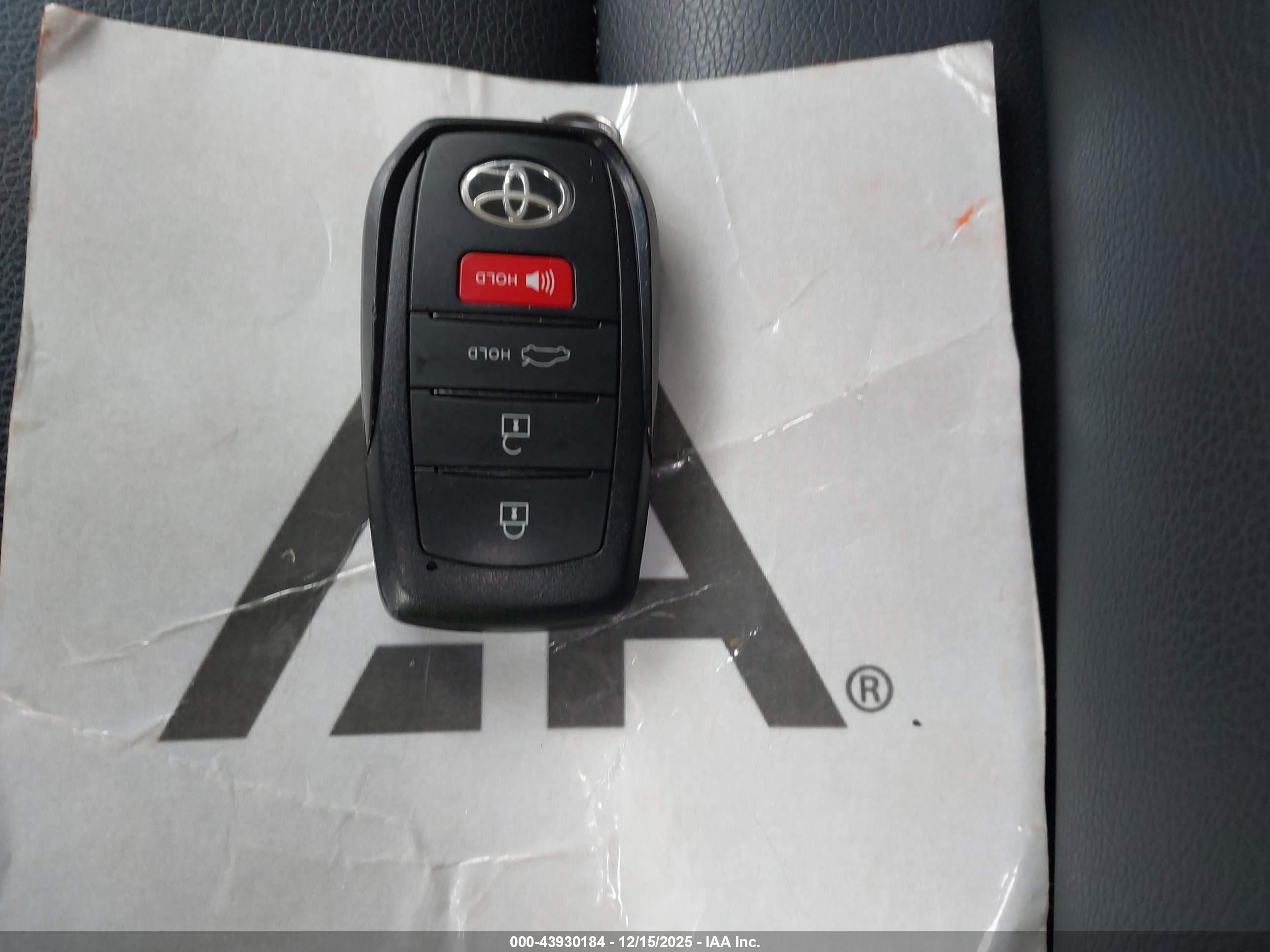TOYOTA COROLLA image 11