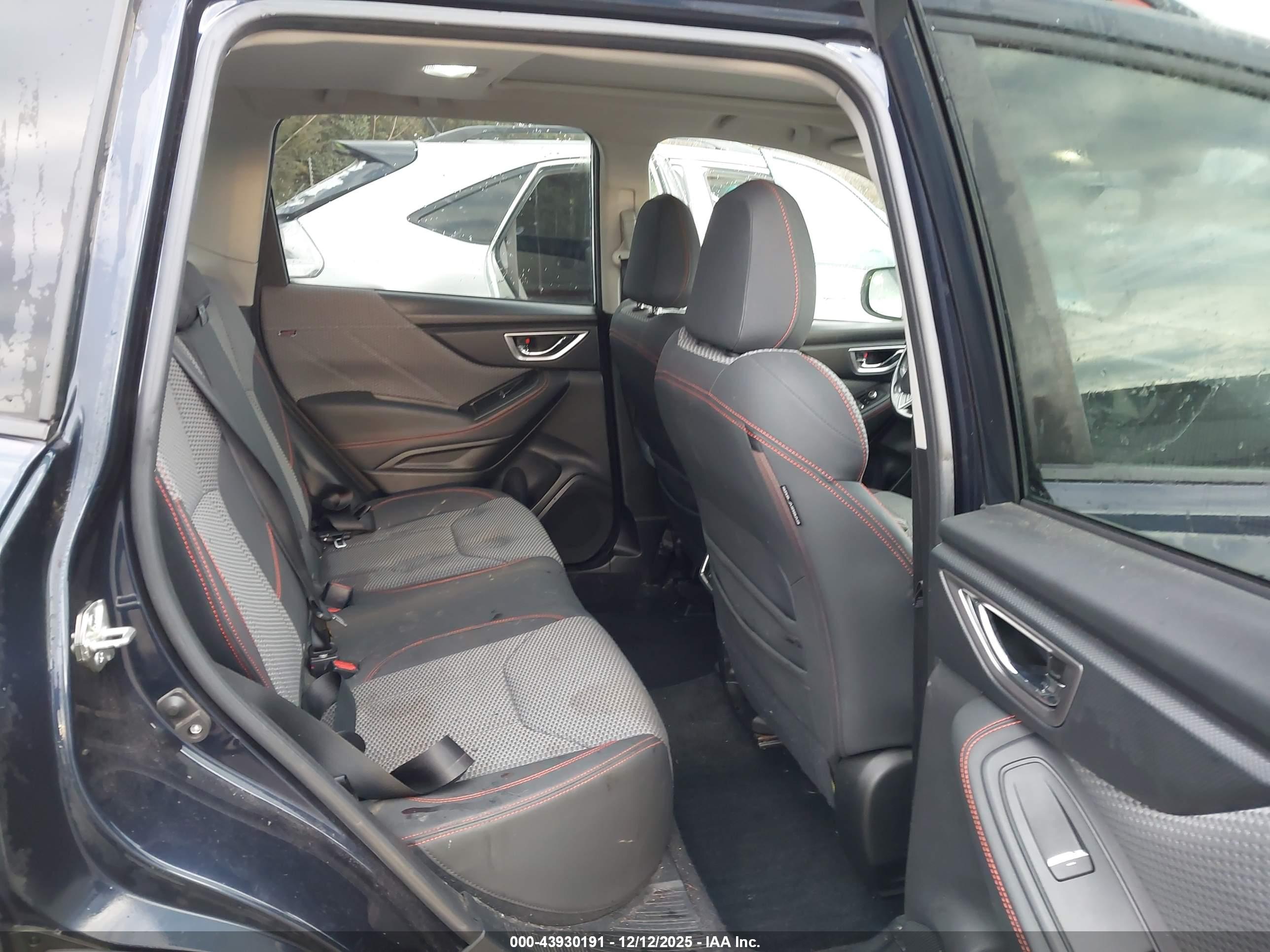 SUBARU FORESTER image 8
