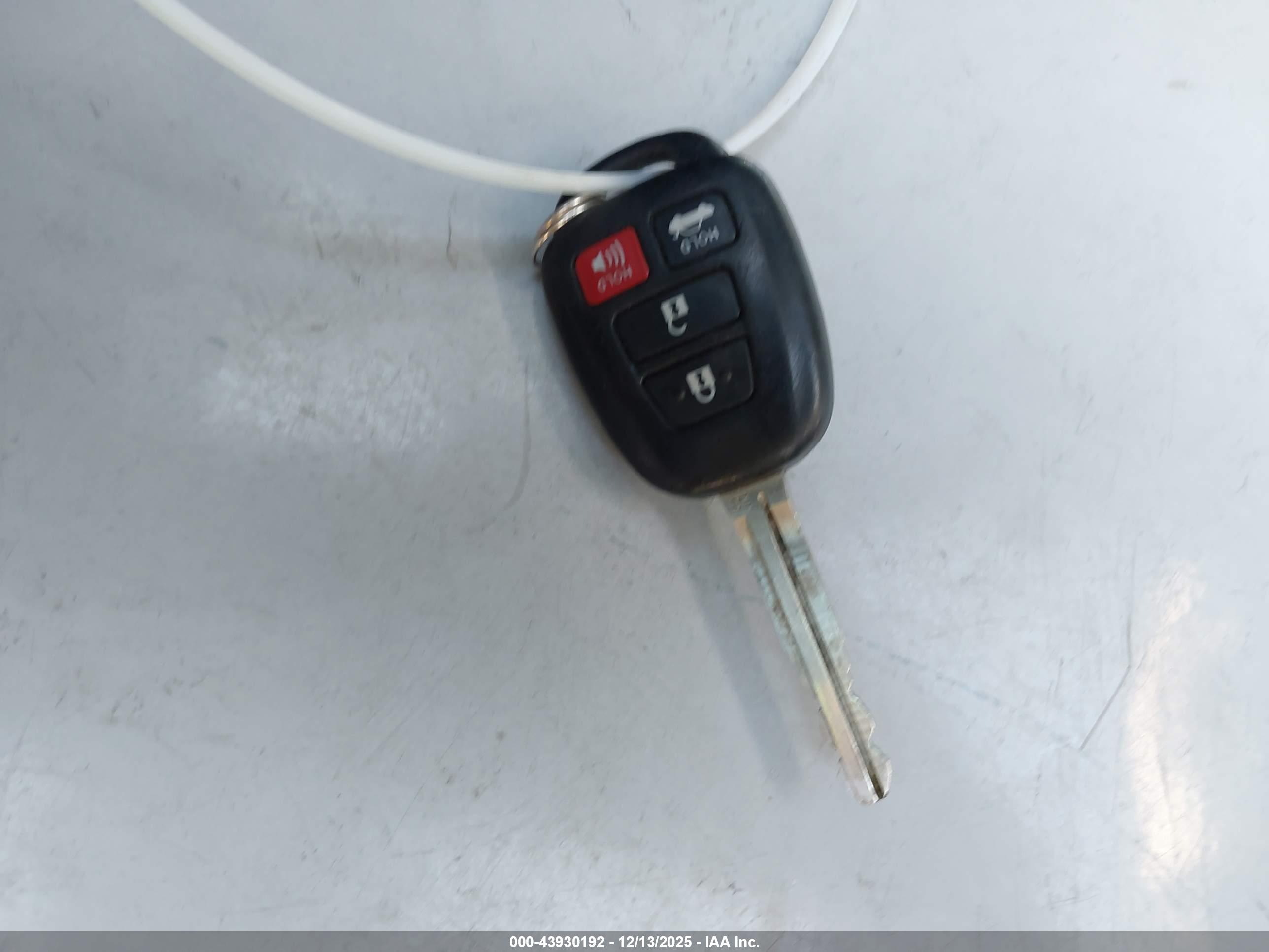 TOYOTA COROLLA image 11