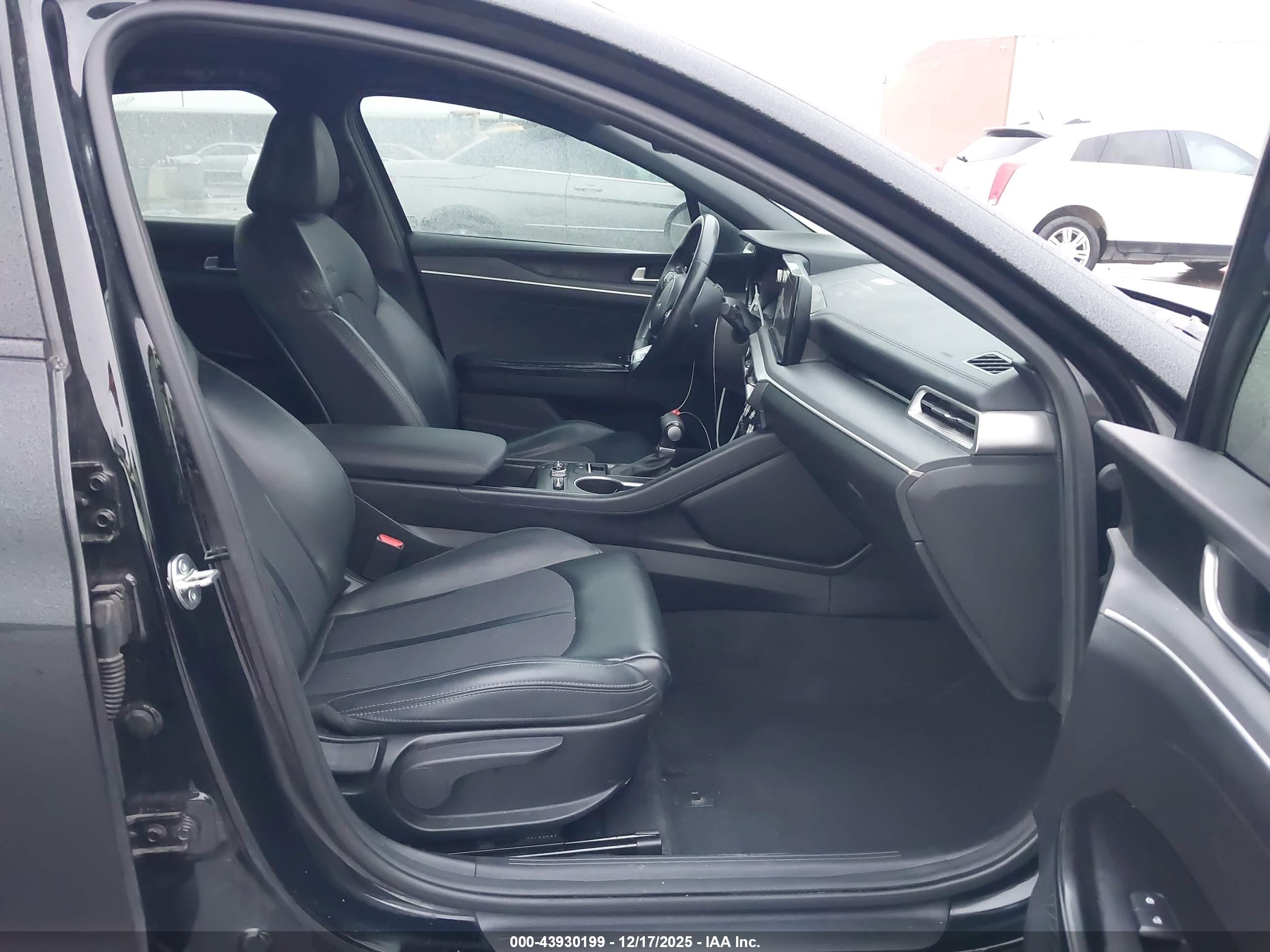 KIA K5 image 5