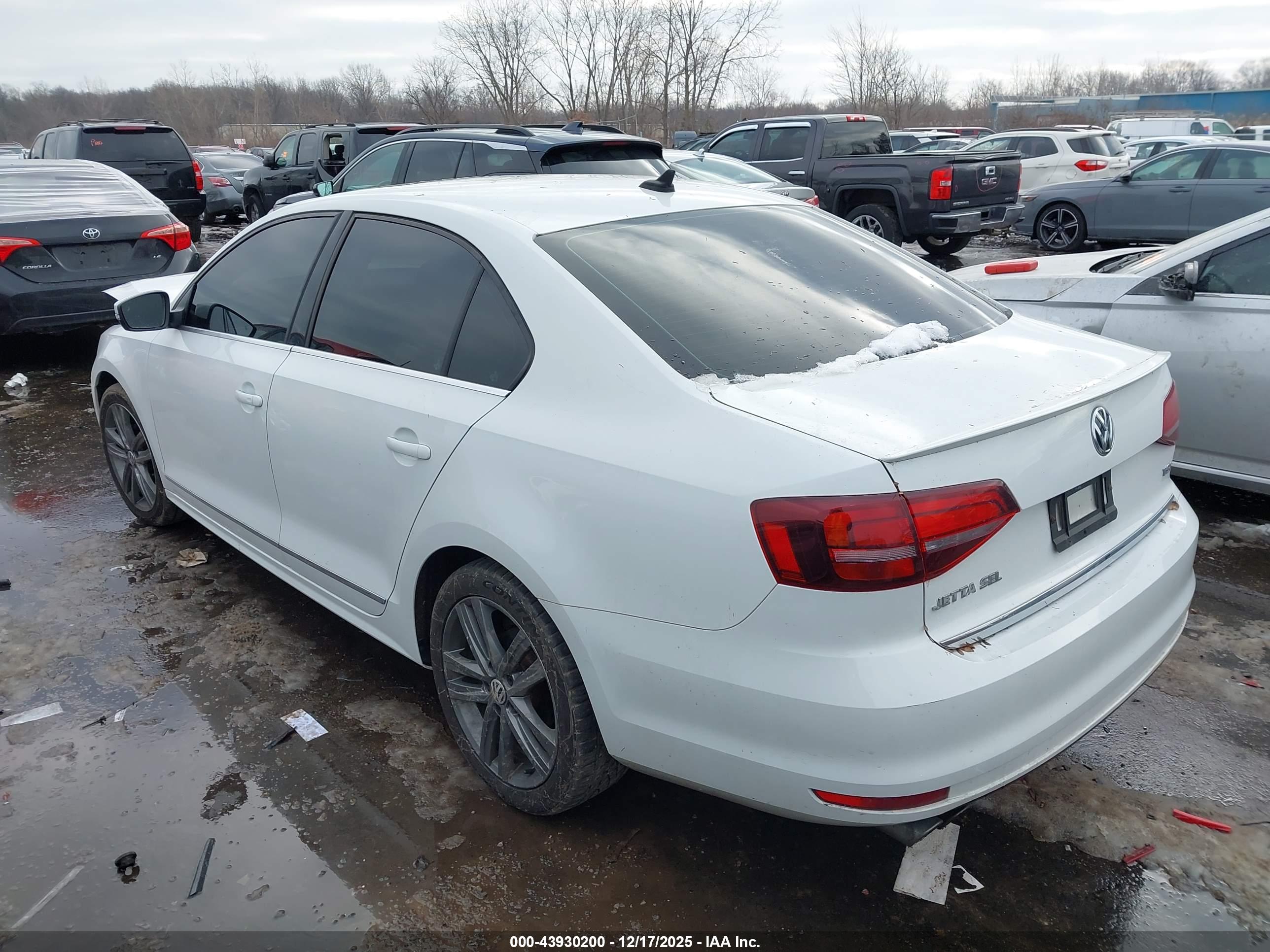 VOLKSWAGEN JETTA image 3
